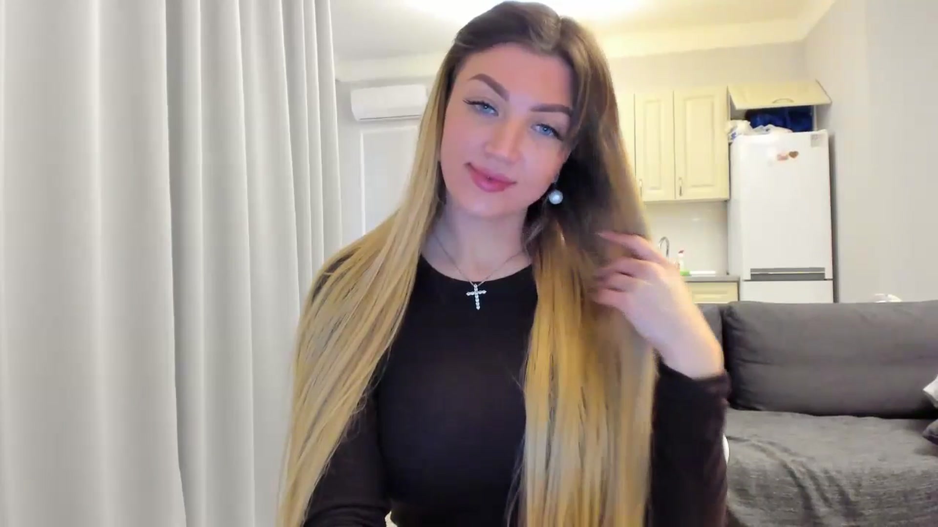 Gallery image thumbnail from FoxElla19's myfreecams stream on, 05/31/2025, 17:29 image 9 of 20