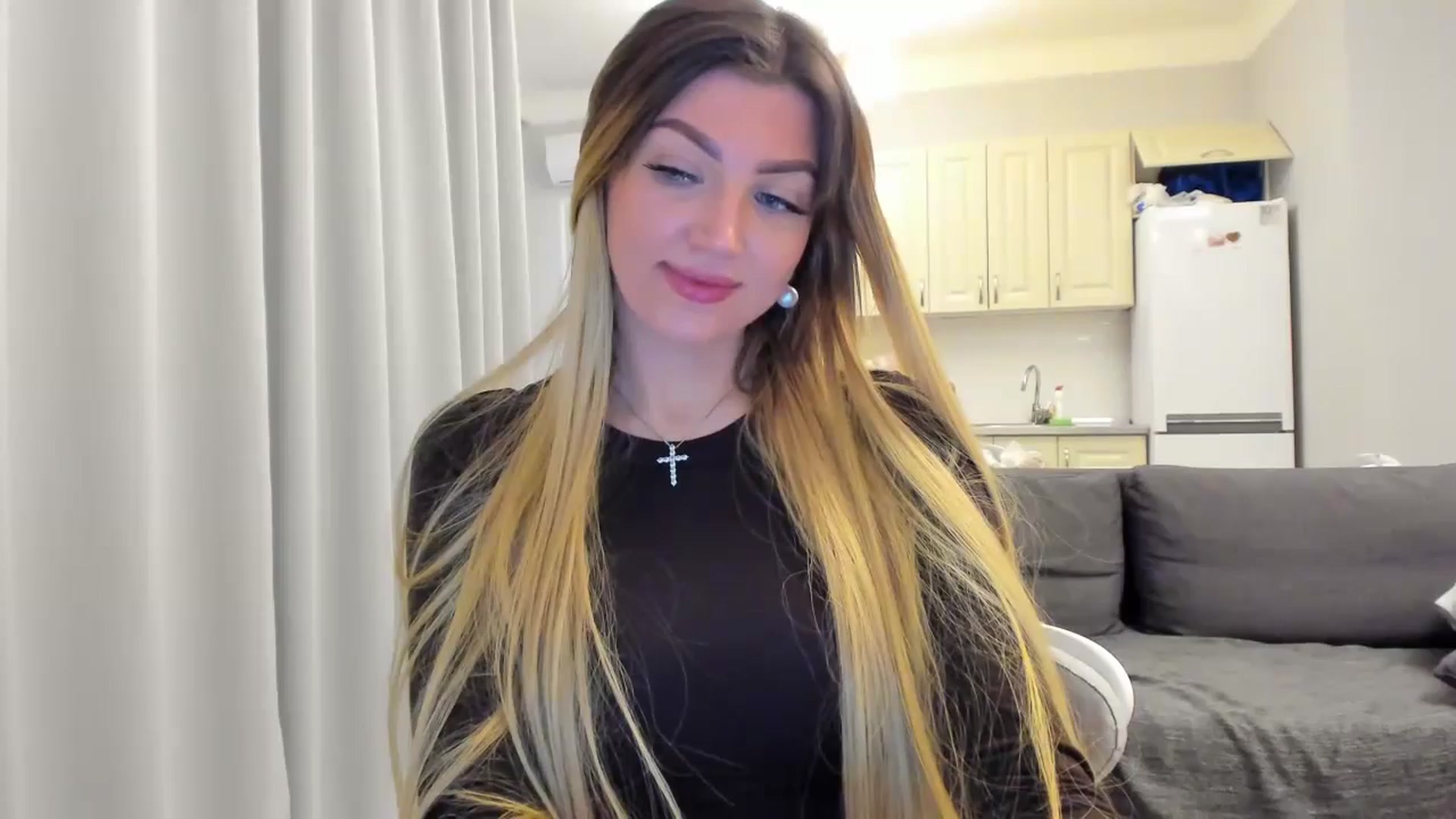 Gallery image thumbnail from FoxElla19's myfreecams stream on, 05/31/2025, 17:29 image 11 of 20