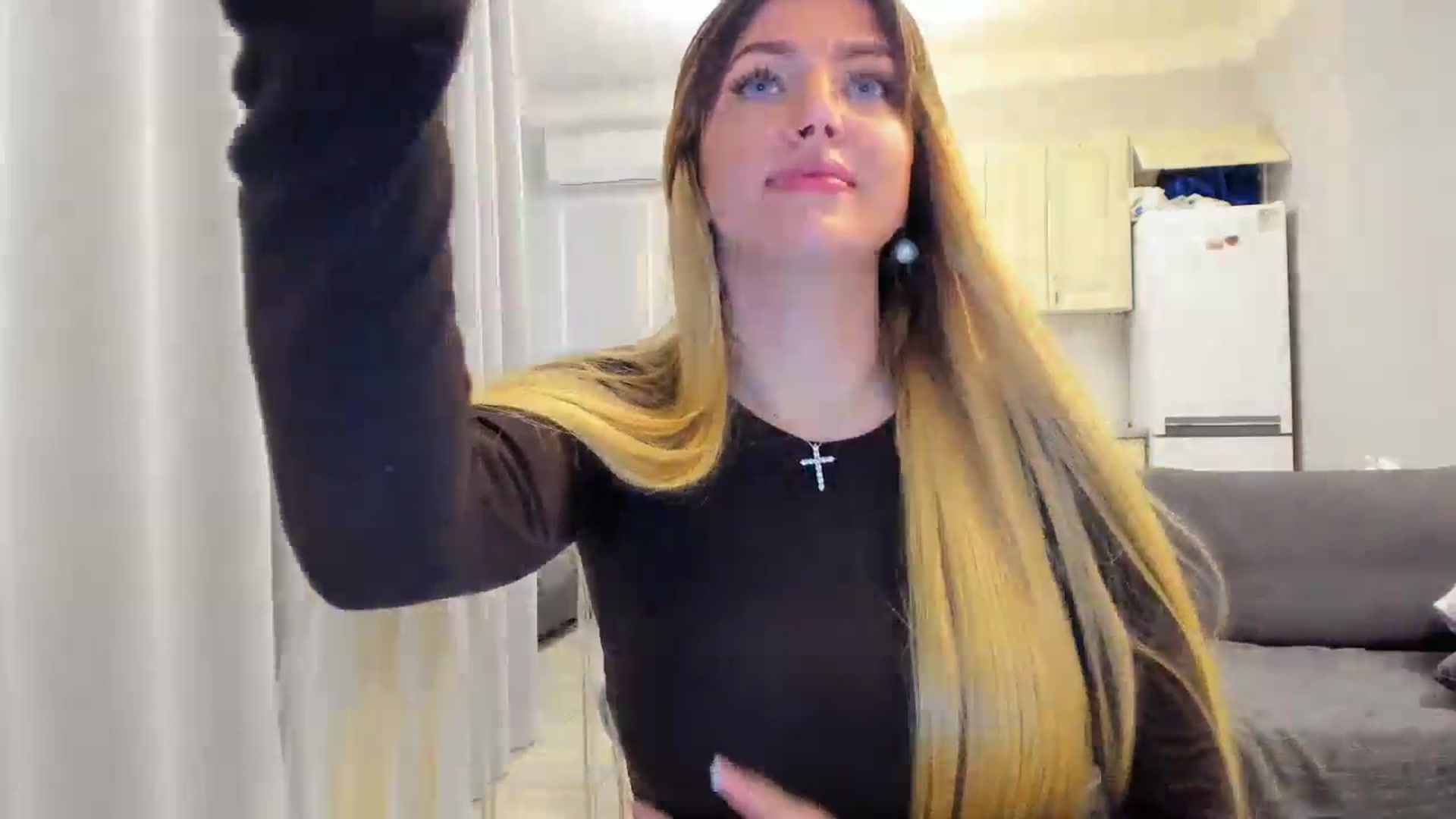 Gallery image thumbnail from FoxElla19's myfreecams stream on, 05/31/2025, 17:29 image 10 of 20