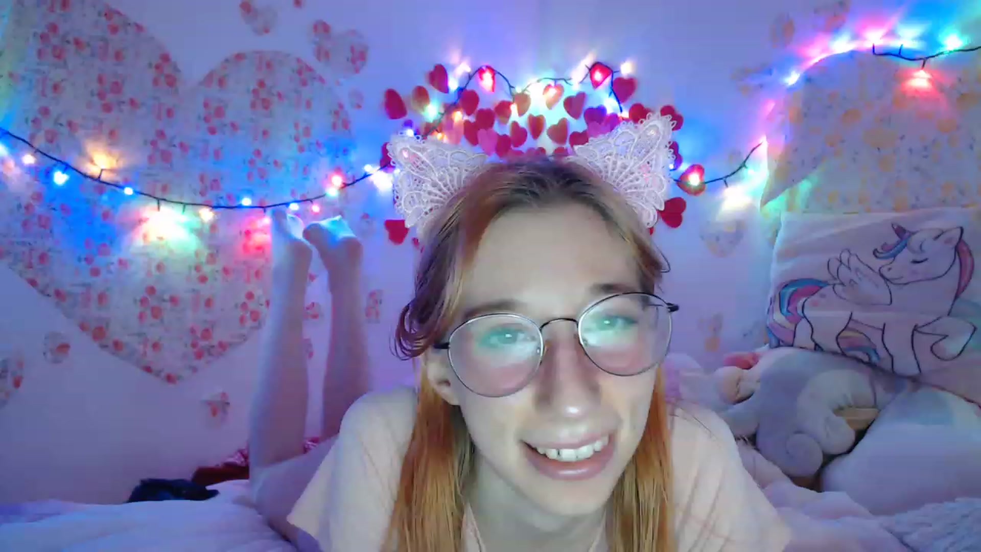 Gallery image thumbnail from FoxyDaisy_'s myfreecams stream on, 12/18/2022, 21:03 image 7 of 20