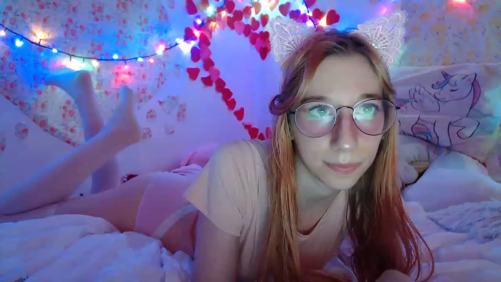 Gallery image thumbnail from FoxyDaisy_'s myfreecams stream on, 12/18/2022, 21:03 image 1 of 20
