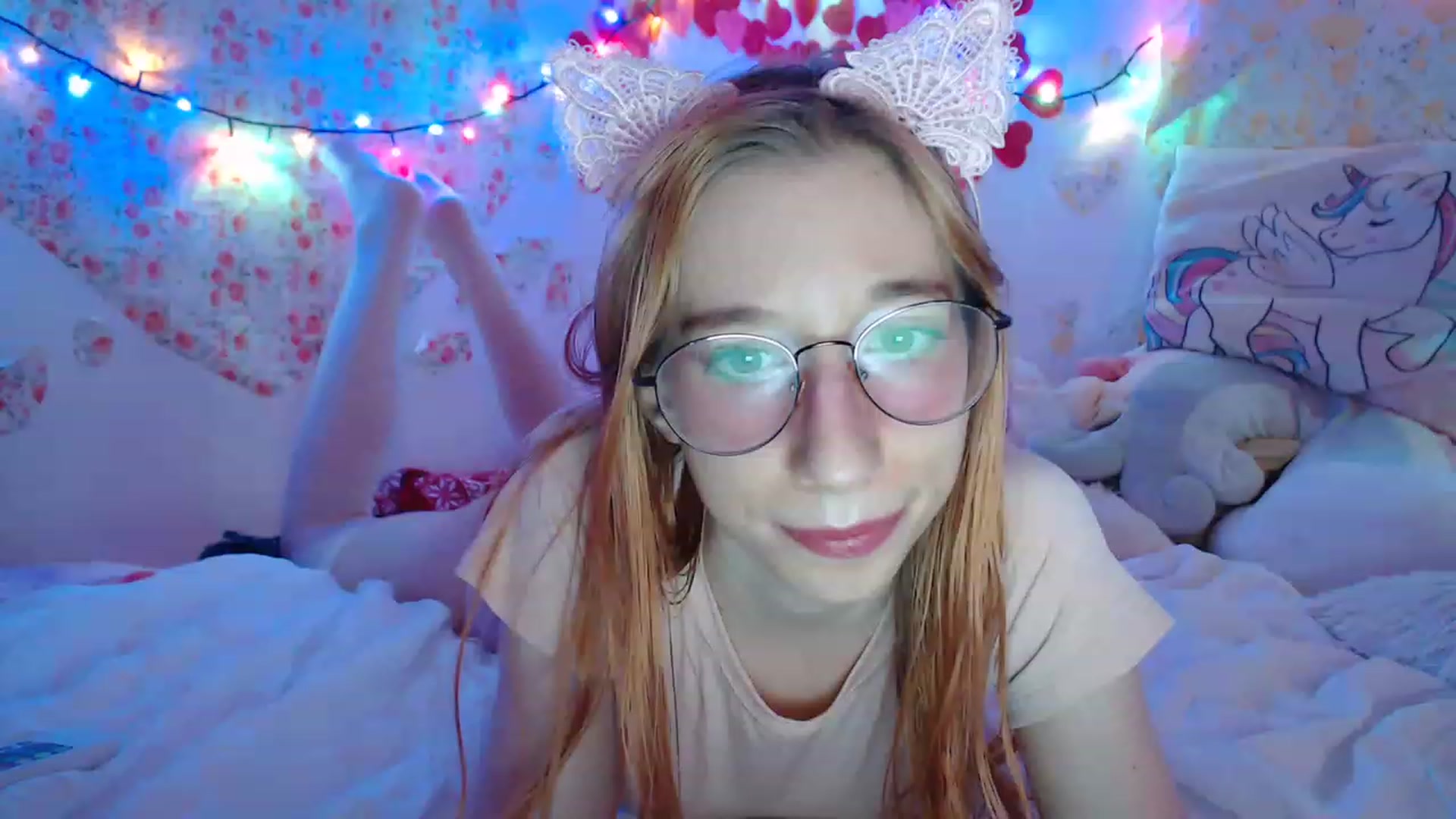 Gallery image thumbnail from FoxyDaisy_'s myfreecams stream on, 12/18/2022, 21:03 image 15 of 20