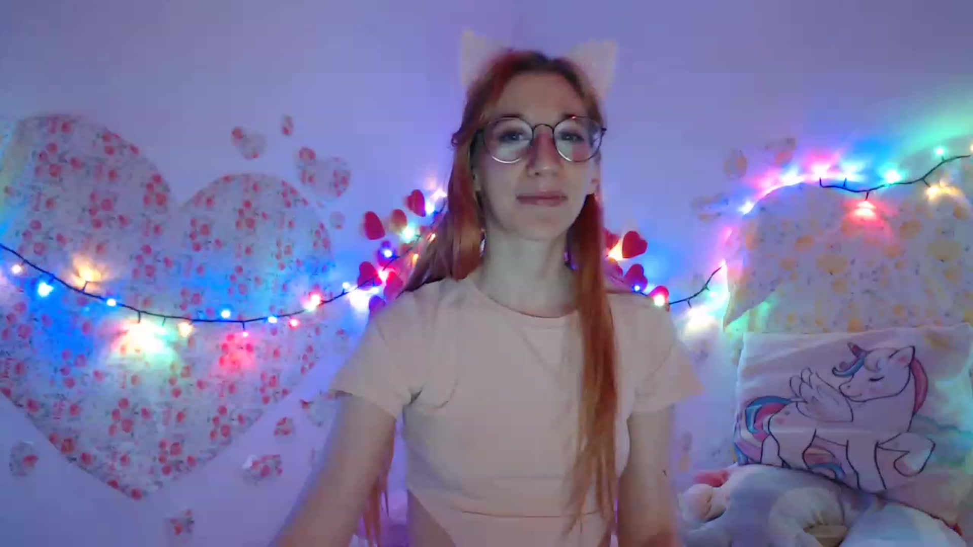 Gallery image thumbnail from FoxyDaisy_'s myfreecams stream on, 12/18/2022, 21:03 image 3 of 20