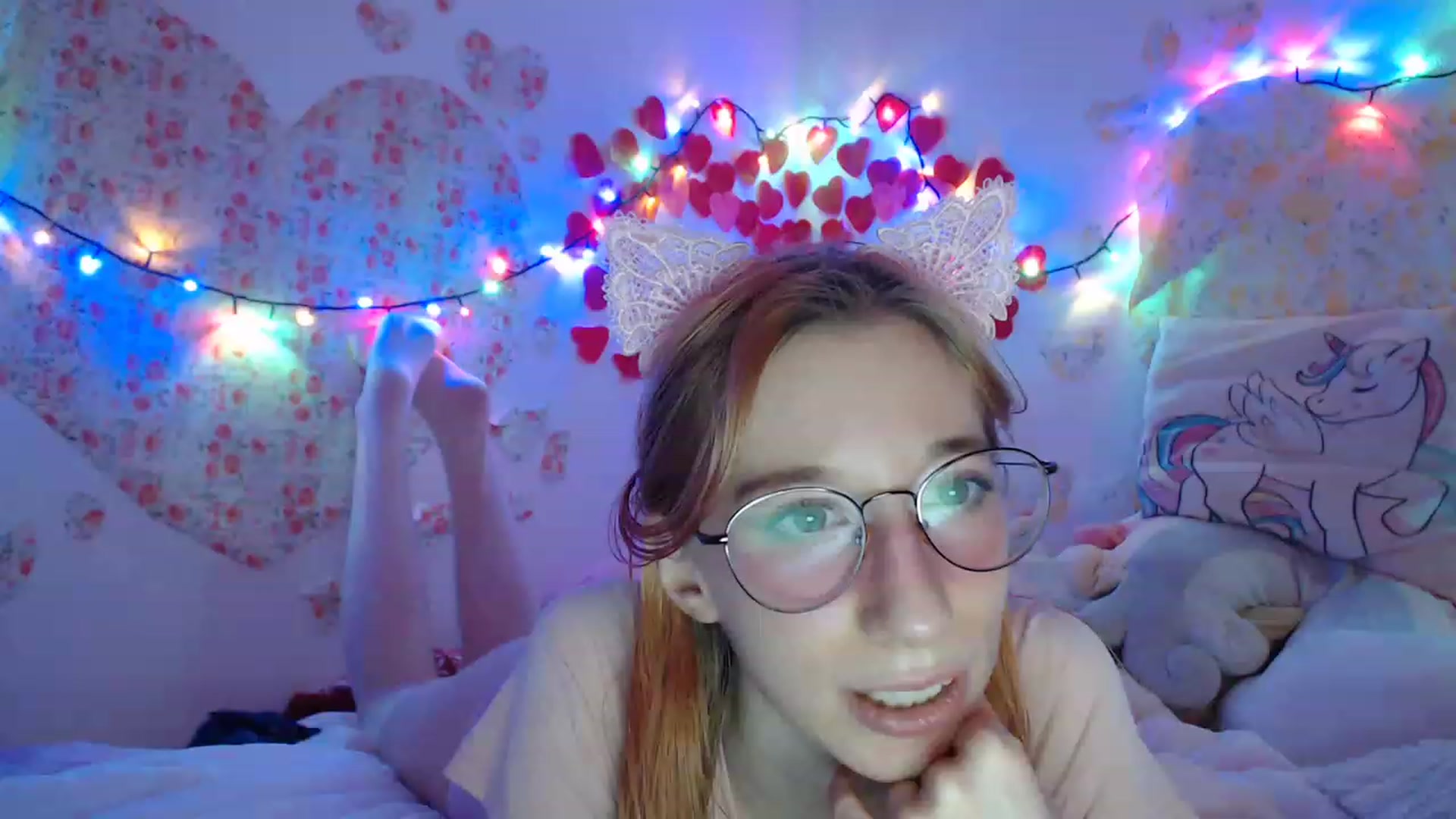 Gallery image thumbnail from FoxyDaisy_'s myfreecams stream on, 12/18/2022, 21:03 image 8 of 20