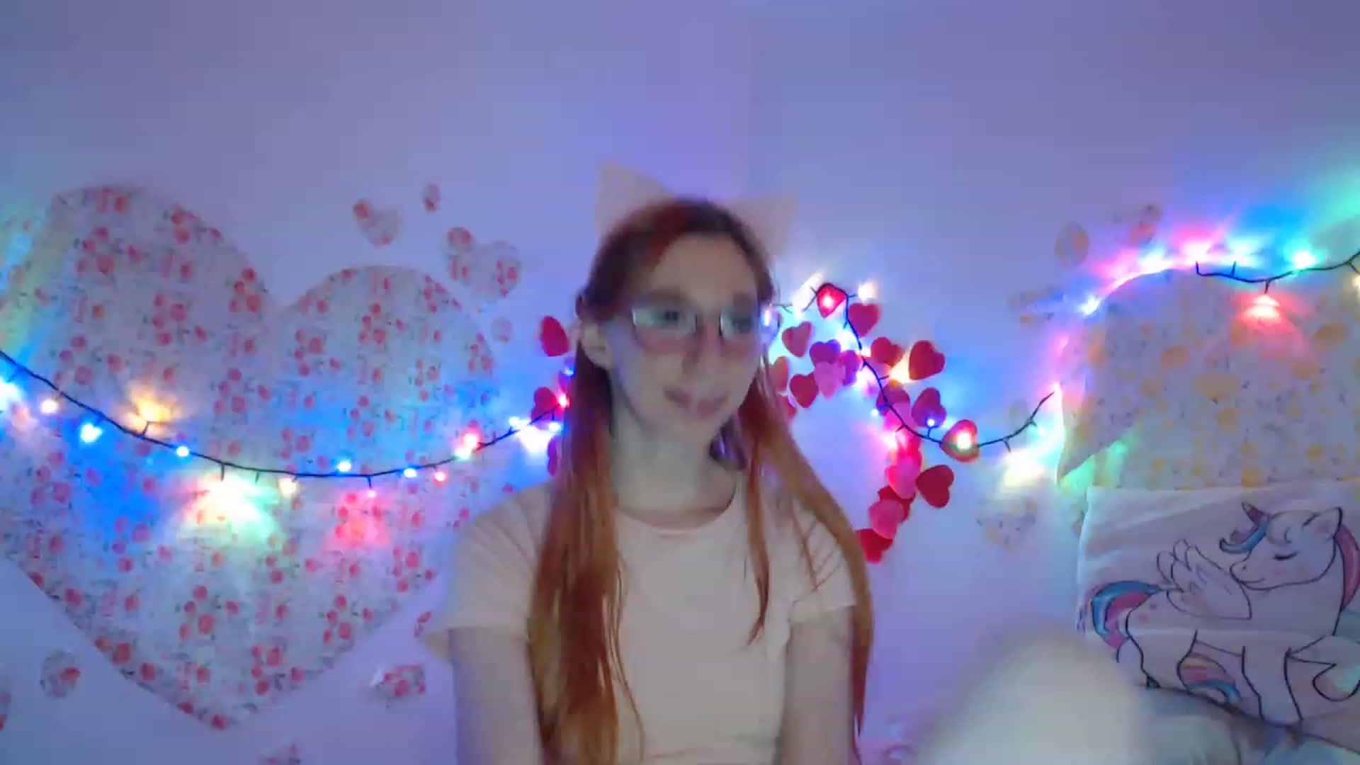Gallery image thumbnail from FoxyDaisy_'s myfreecams stream on, 12/18/2022, 21:03 image 12 of 20