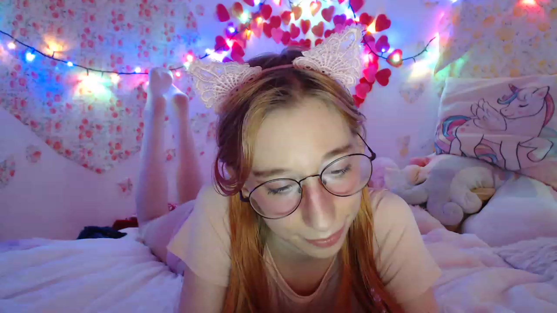 Gallery image thumbnail from FoxyDaisy_'s myfreecams stream on, 12/18/2022, 21:03 image 9 of 20
