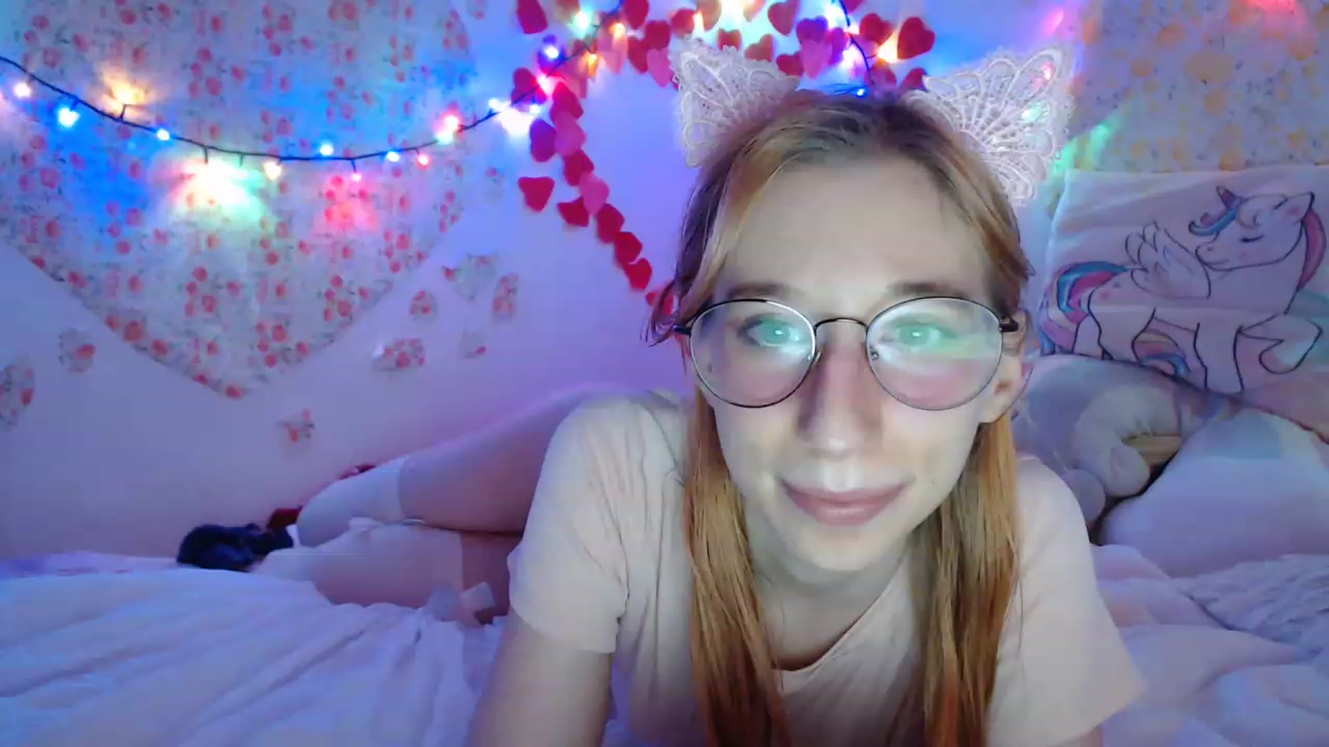 Gallery image thumbnail from FoxyDaisy_'s myfreecams stream on, 12/18/2022, 21:03 image 11 of 20