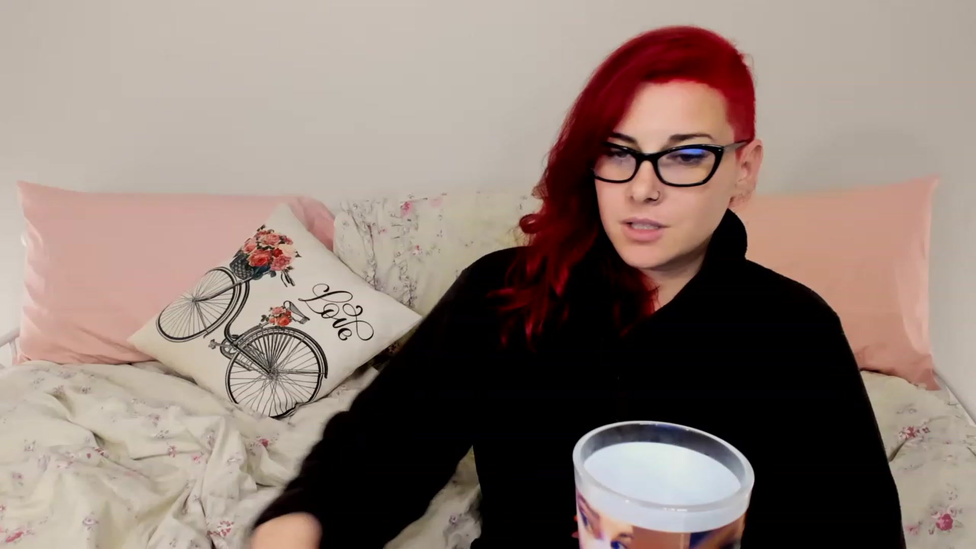 Gallery image thumbnail from FoxyDame's myfreecams stream on, 11/27/2022, 07:36 image 16 of 20