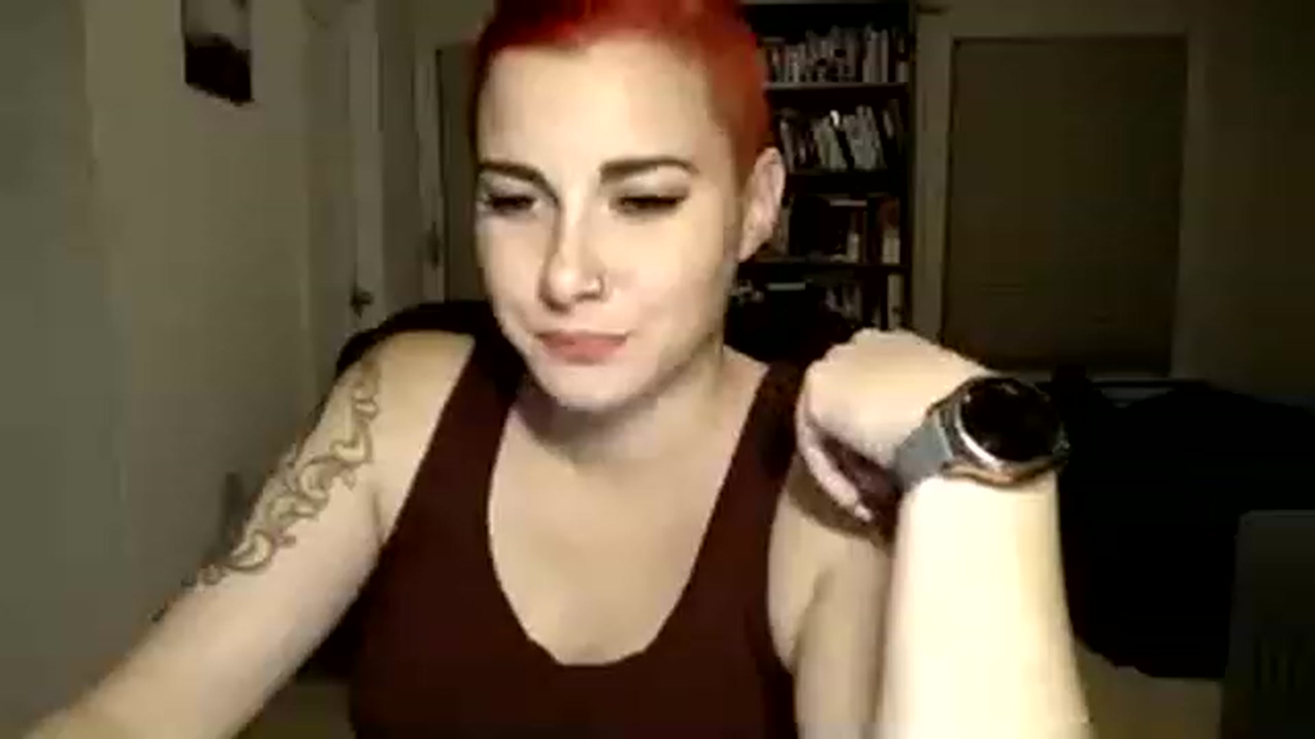 Gallery image thumbnail from FoxyDame's myfreecams stream on, 12/03/2022, 07:42 image 10 of 20