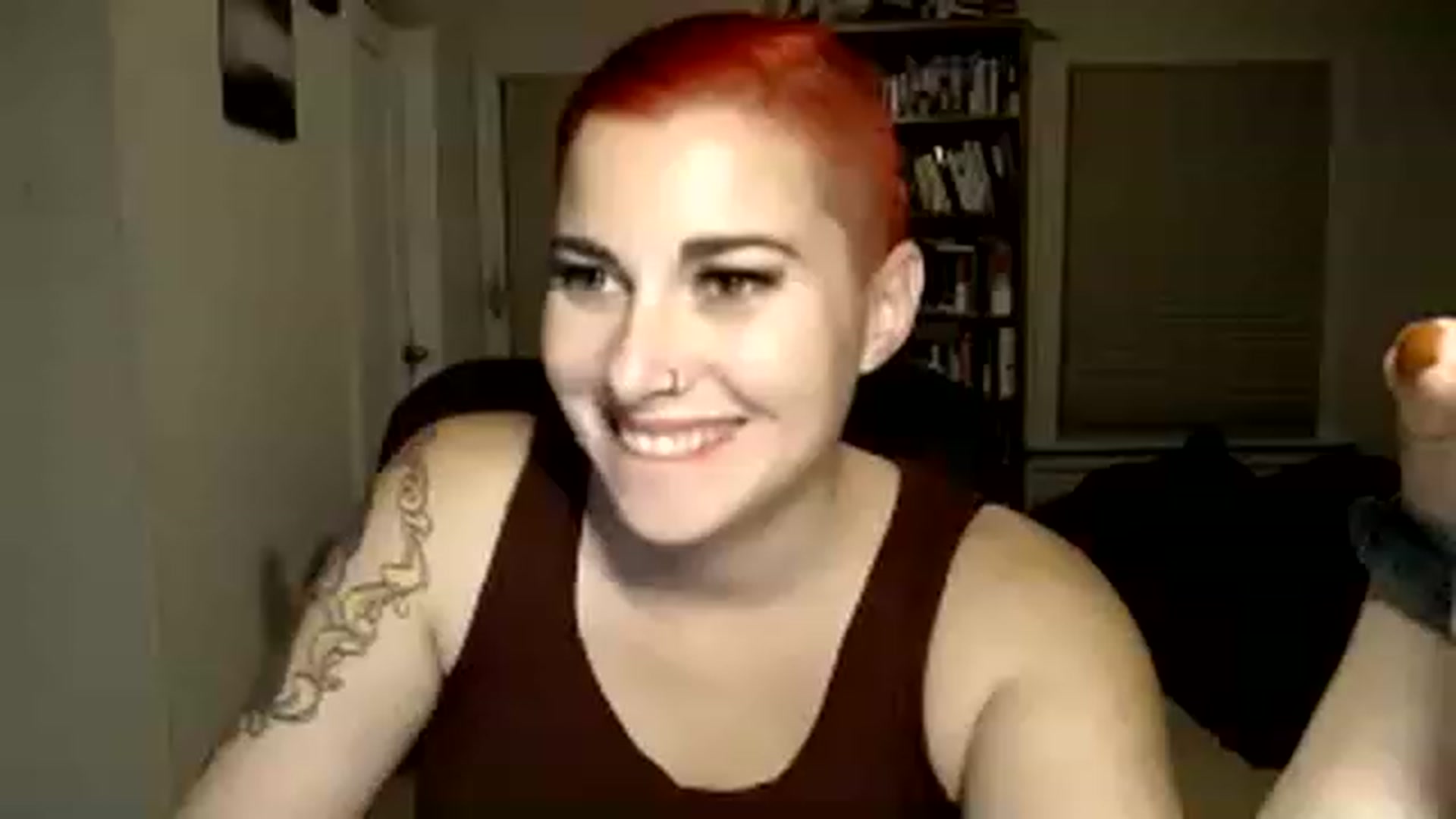 Gallery image thumbnail from FoxyDame's myfreecams stream on, 12/03/2022, 07:42 image 5 of 20