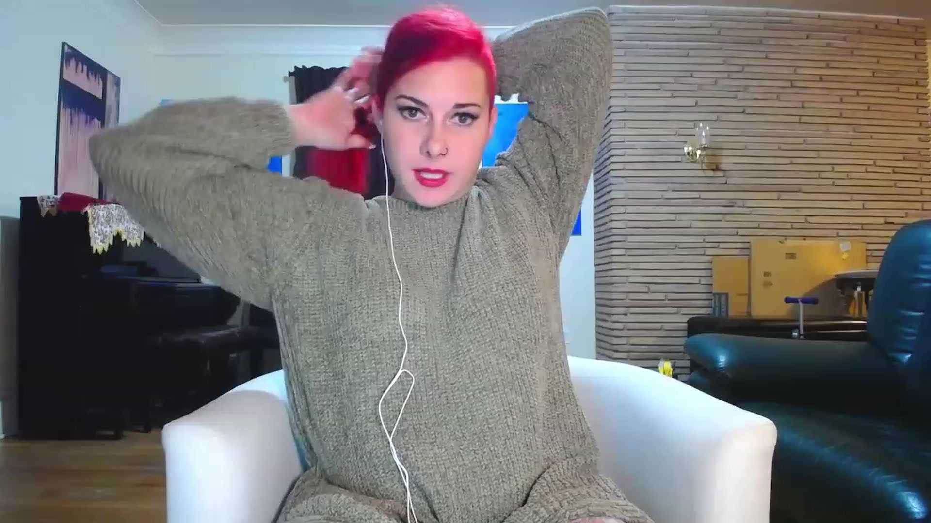 Gallery image thumbnail from FoxyDame's myfreecams stream on, 12/04/2022, 07:33 image 1 of 20