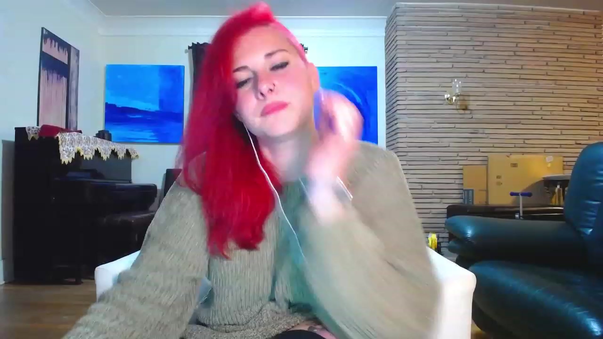 Gallery image thumbnail from FoxyDame's myfreecams stream on, 12/04/2022, 07:33 image 10 of 20