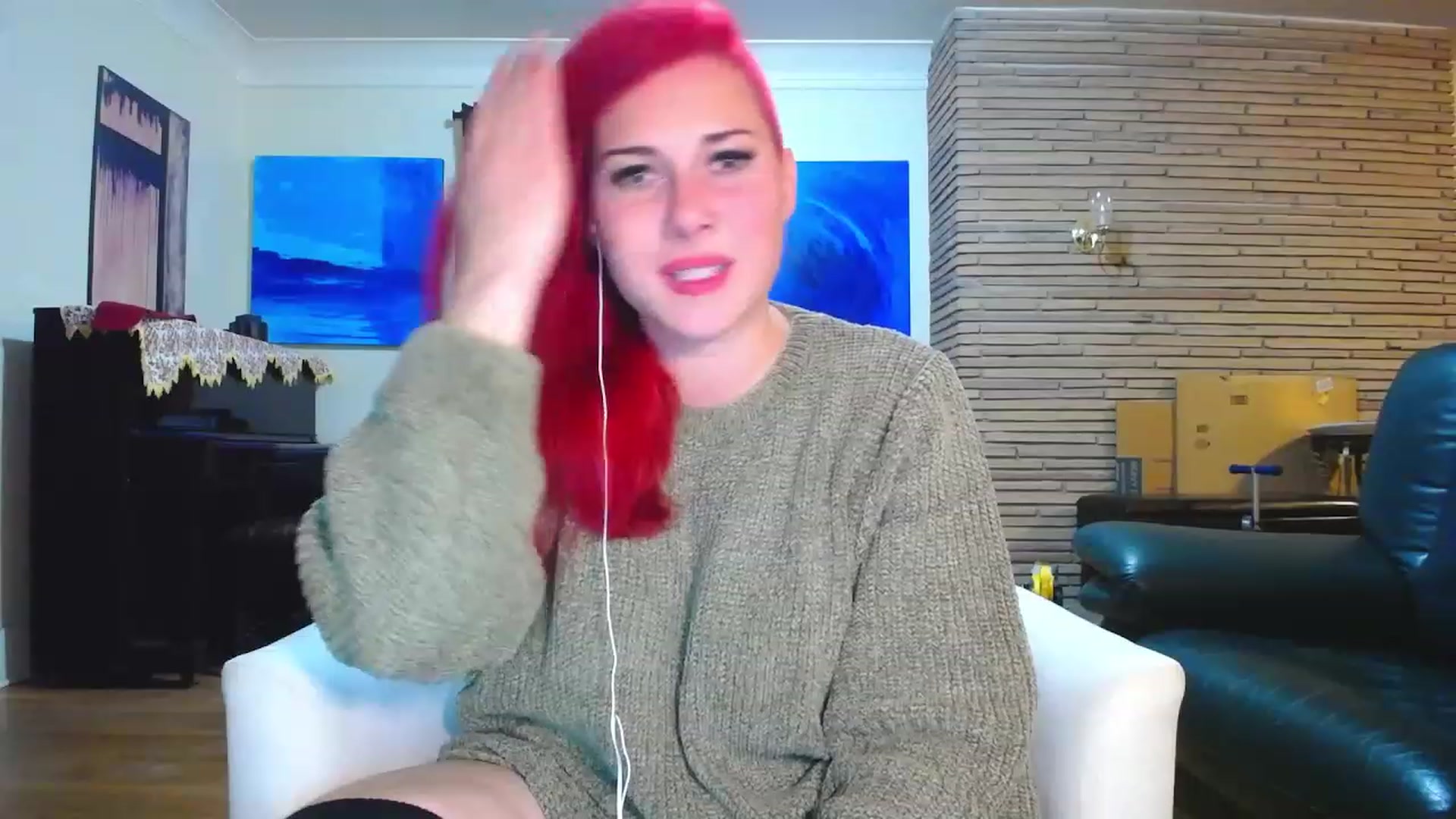 Gallery image thumbnail from FoxyDame's myfreecams stream on, 12/04/2022, 07:33 image 7 of 20