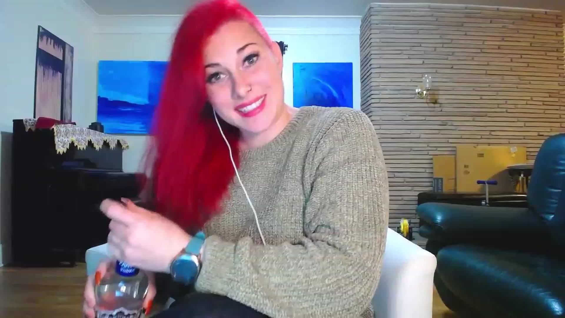 Gallery image thumbnail from FoxyDame's myfreecams stream on, 12/04/2022, 07:33 image 4 of 20