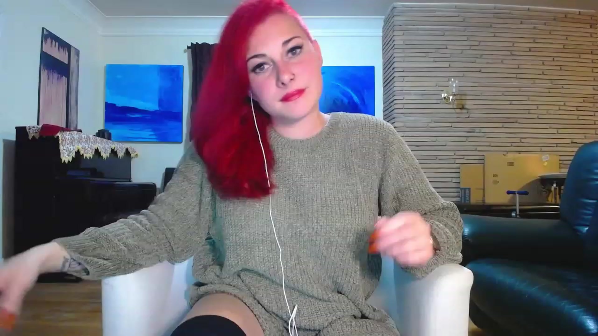 Gallery image thumbnail from FoxyDame's myfreecams stream on, 12/04/2022, 07:33 image 12 of 20
