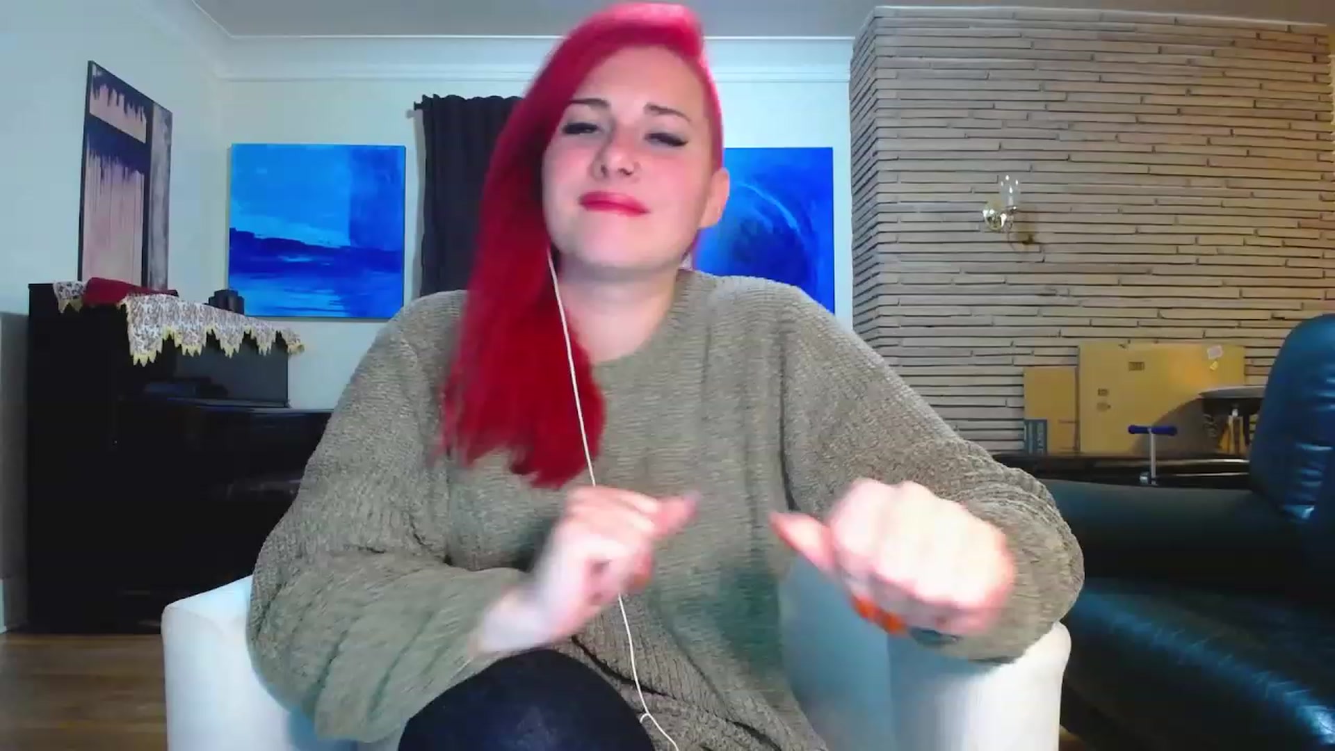 Gallery image thumbnail from FoxyDame's myfreecams stream on, 12/04/2022, 07:33 image 14 of 20