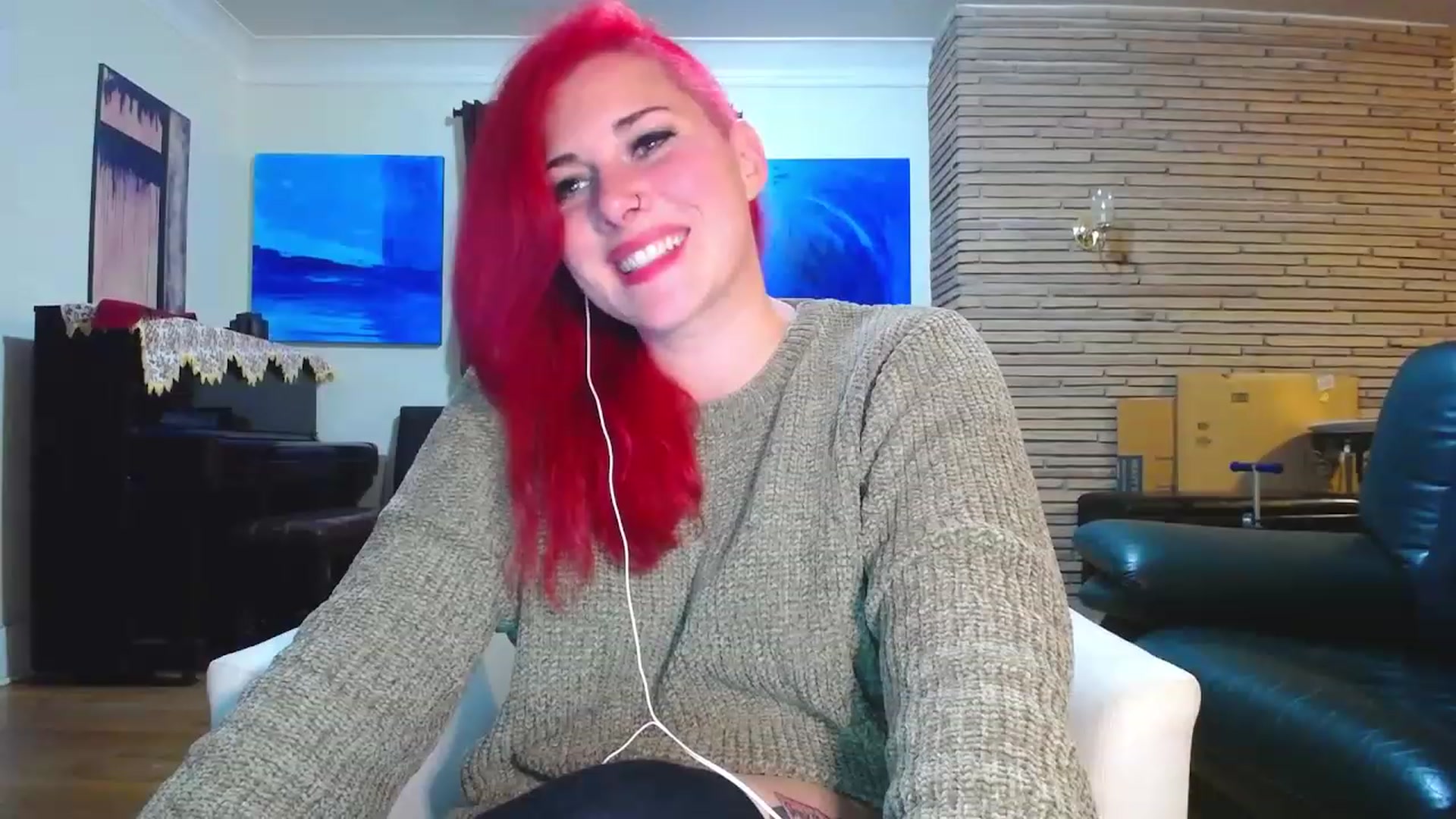Gallery image thumbnail from FoxyDame's myfreecams stream on, 12/04/2022, 07:33 image 8 of 20