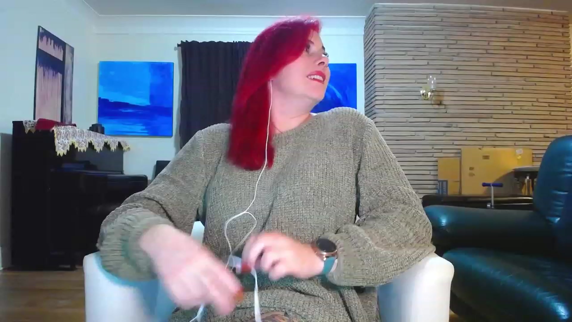 Gallery image thumbnail from FoxyDame's myfreecams stream on, 12/04/2022, 07:33 image 2 of 20