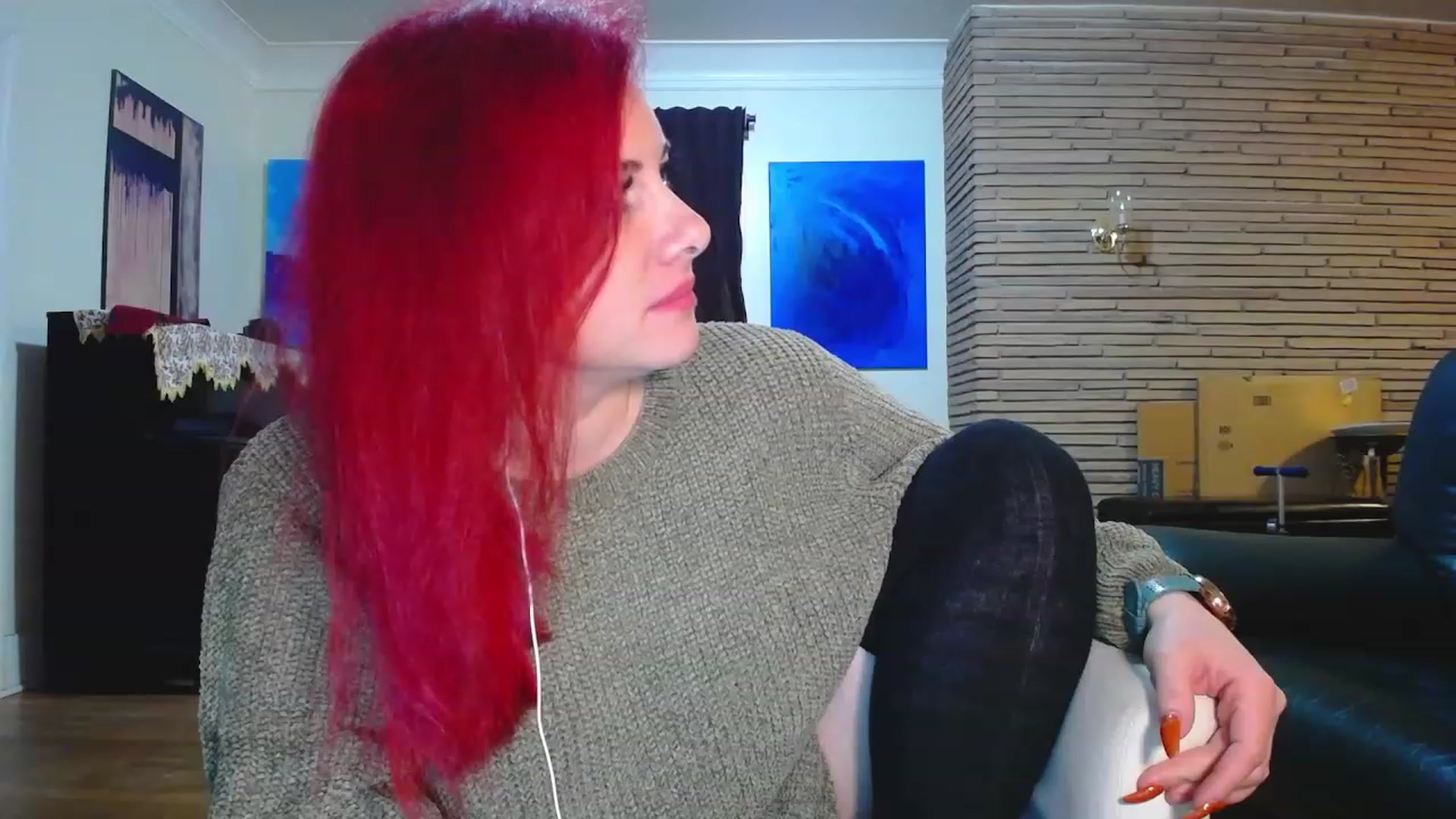 Gallery image thumbnail from FoxyDame's myfreecams stream on, 12/04/2022, 08:36 image 15 of 20