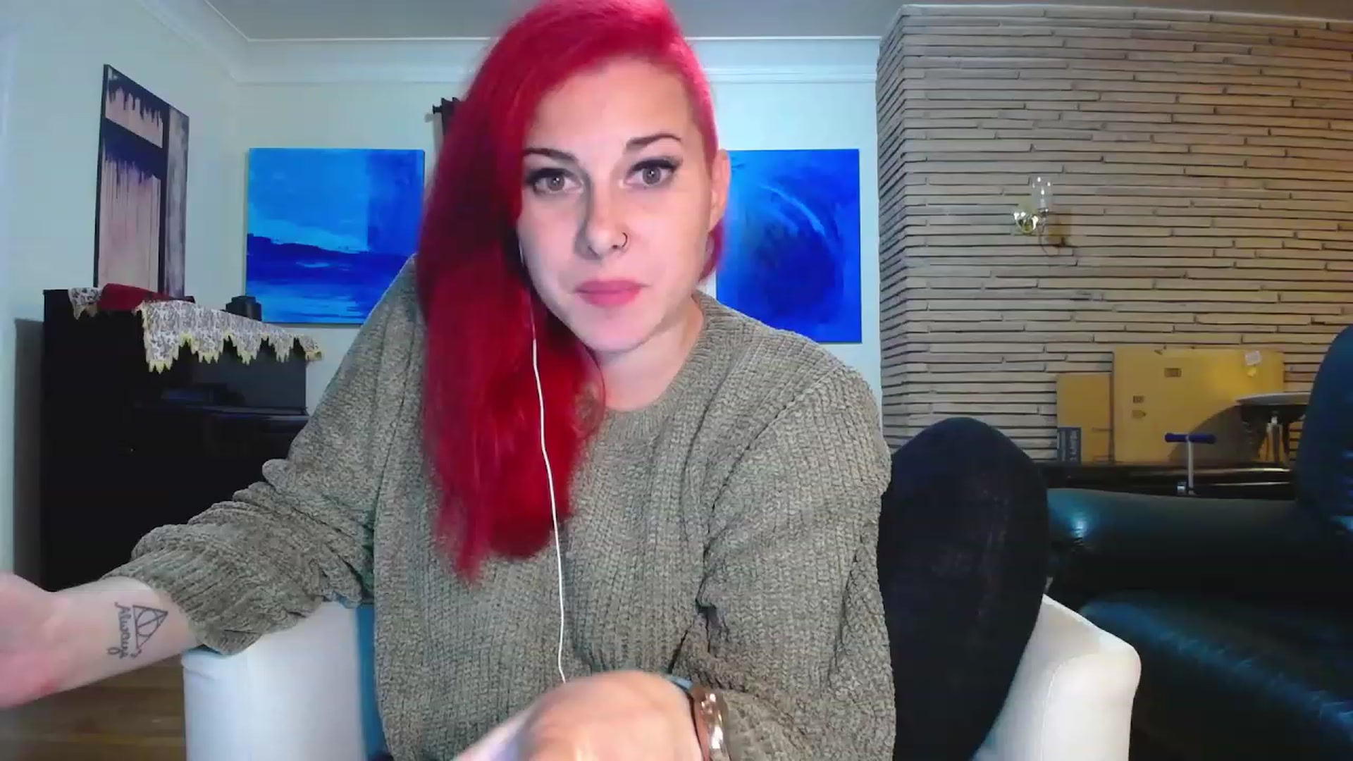 Gallery image thumbnail from FoxyDame's myfreecams stream on, 12/04/2022, 08:36 image 9 of 20