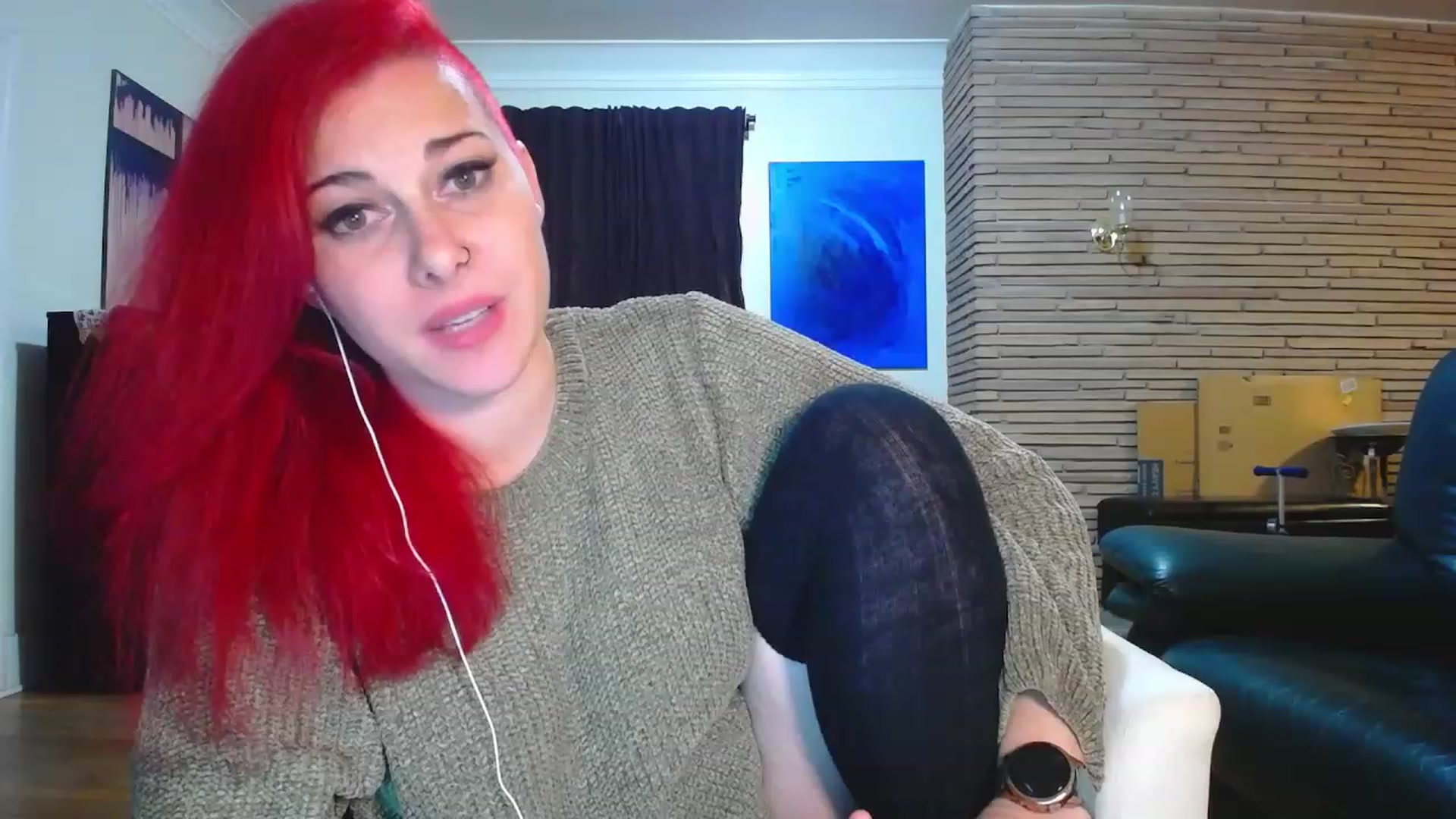Gallery image thumbnail from FoxyDame's myfreecams stream on, 12/04/2022, 08:36 image 20 of 20