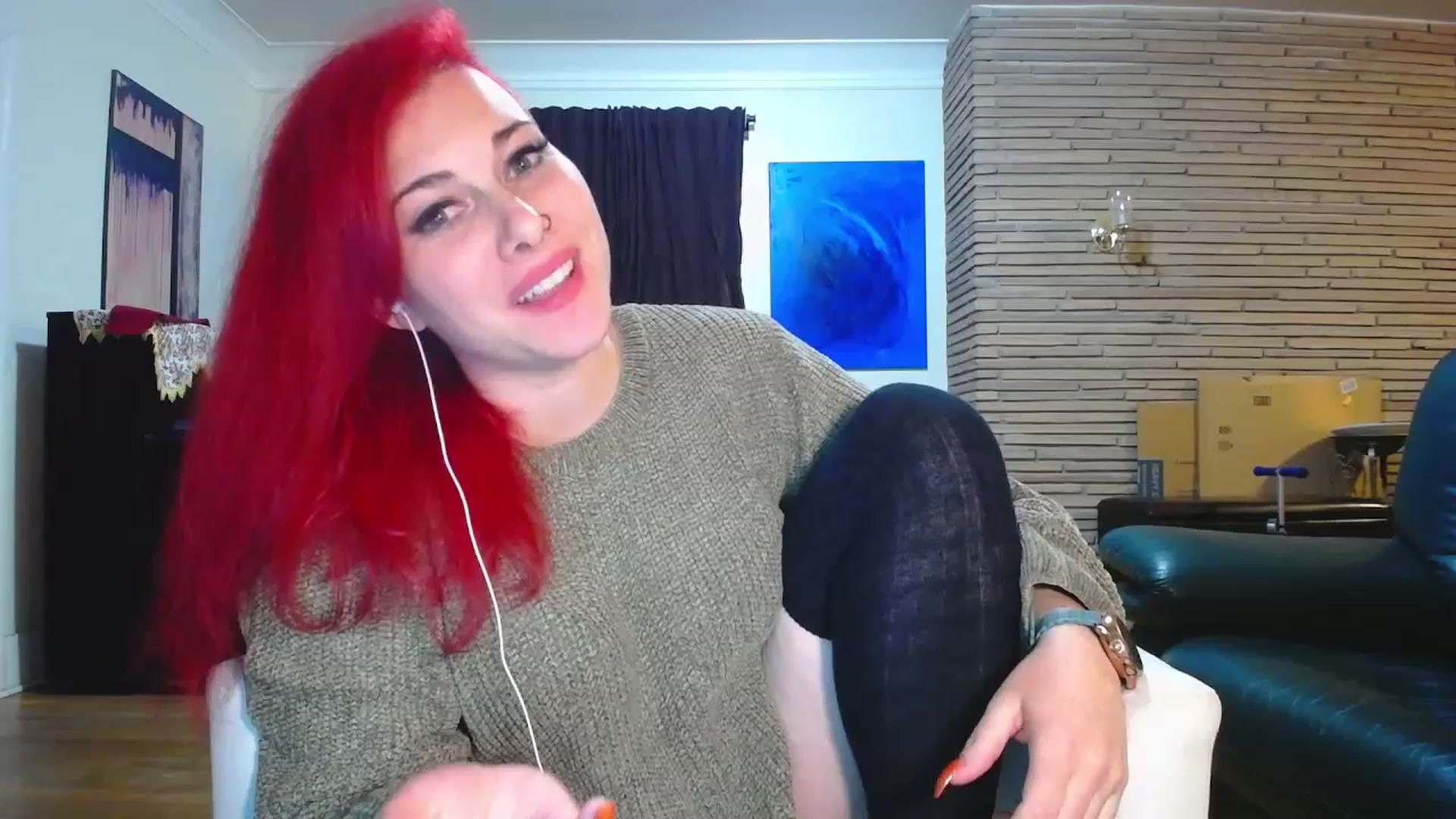 Gallery image thumbnail from FoxyDame's myfreecams stream on, 12/04/2022, 08:36 image 16 of 20