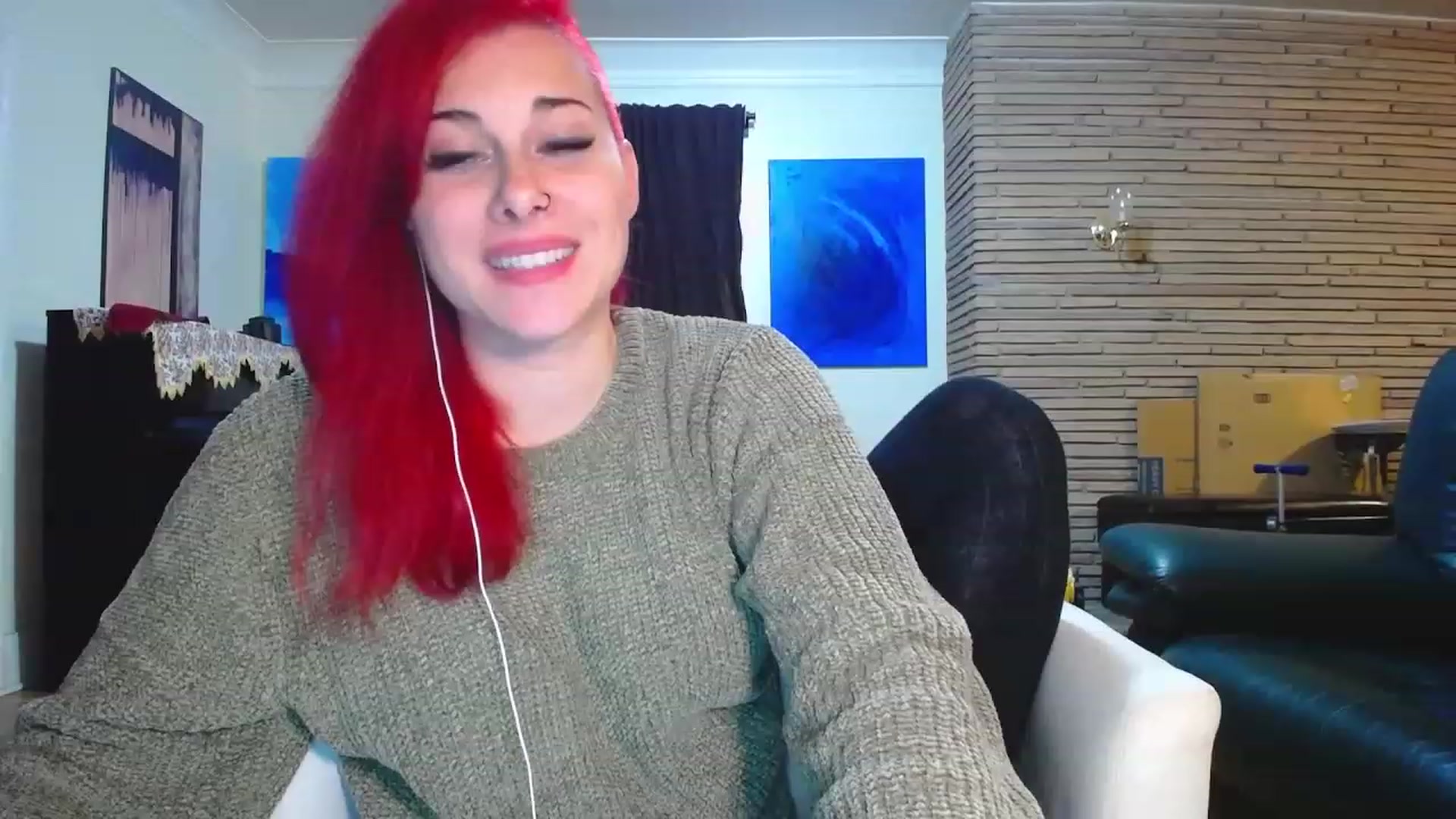Gallery image thumbnail from FoxyDame's myfreecams stream on, 12/04/2022, 08:36 image 18 of 20