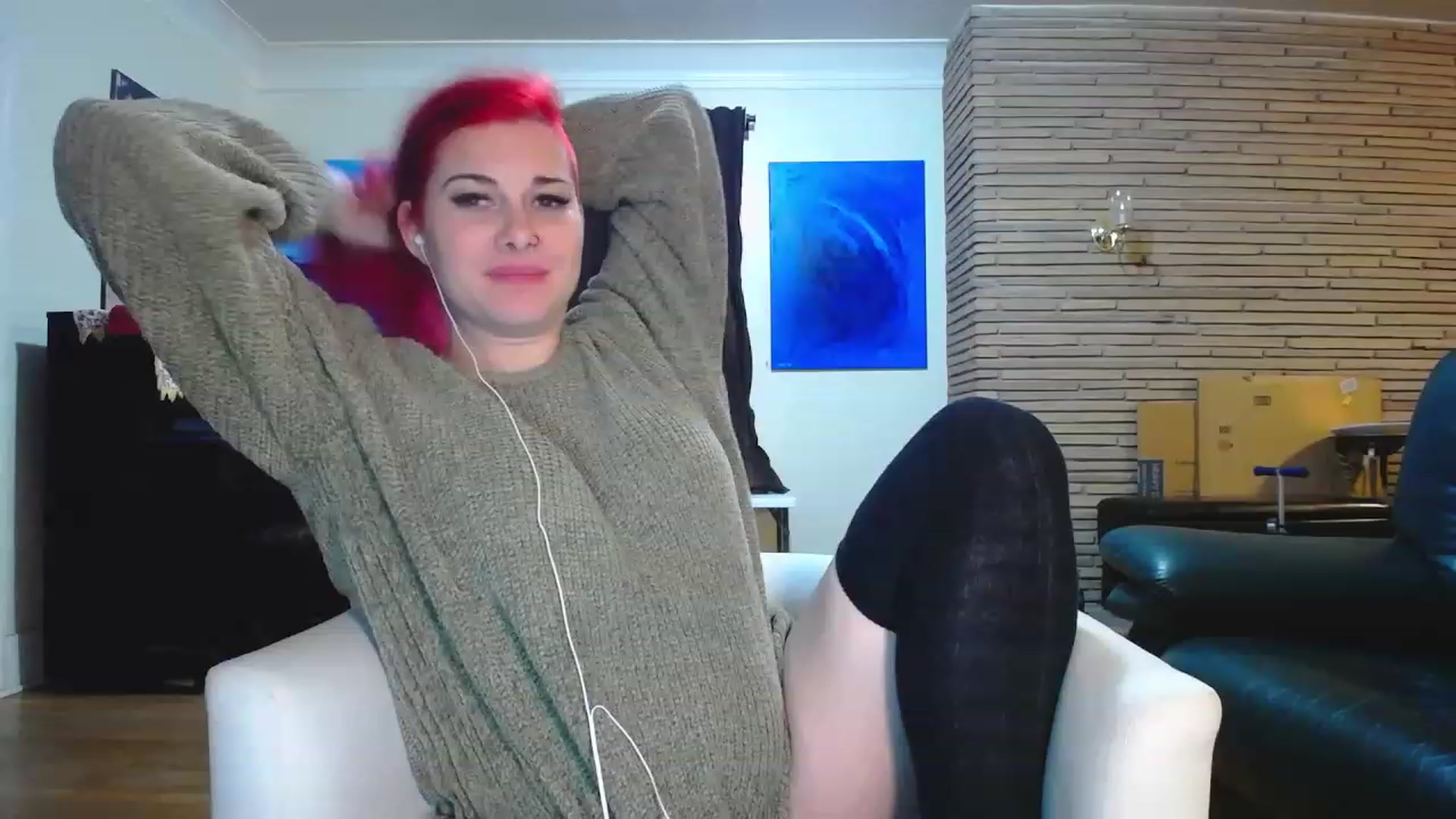 Gallery image thumbnail from FoxyDame's myfreecams stream on, 12/04/2022, 08:36 image 19 of 20