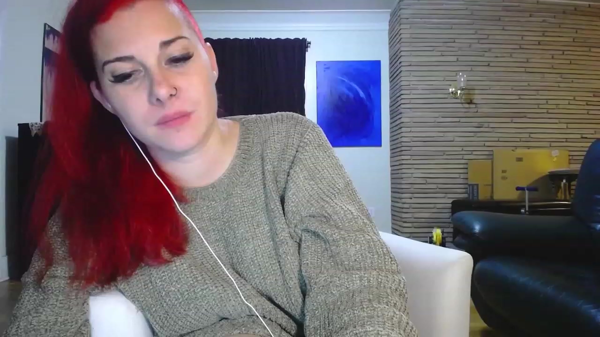 Gallery image thumbnail from FoxyDame's myfreecams stream on, 12/04/2022, 09:38 image 14 of 20