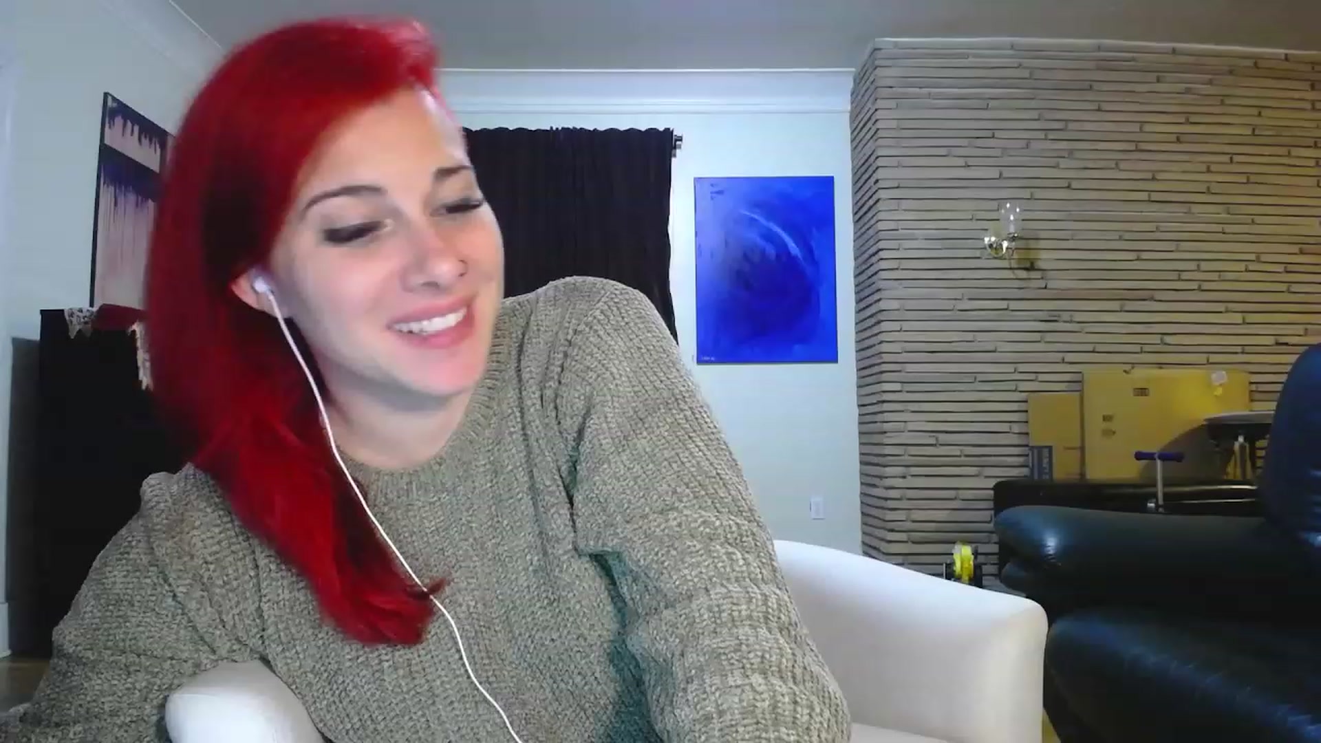 Gallery image thumbnail from FoxyDame's myfreecams stream on, 12/04/2022, 09:38 image 18 of 20