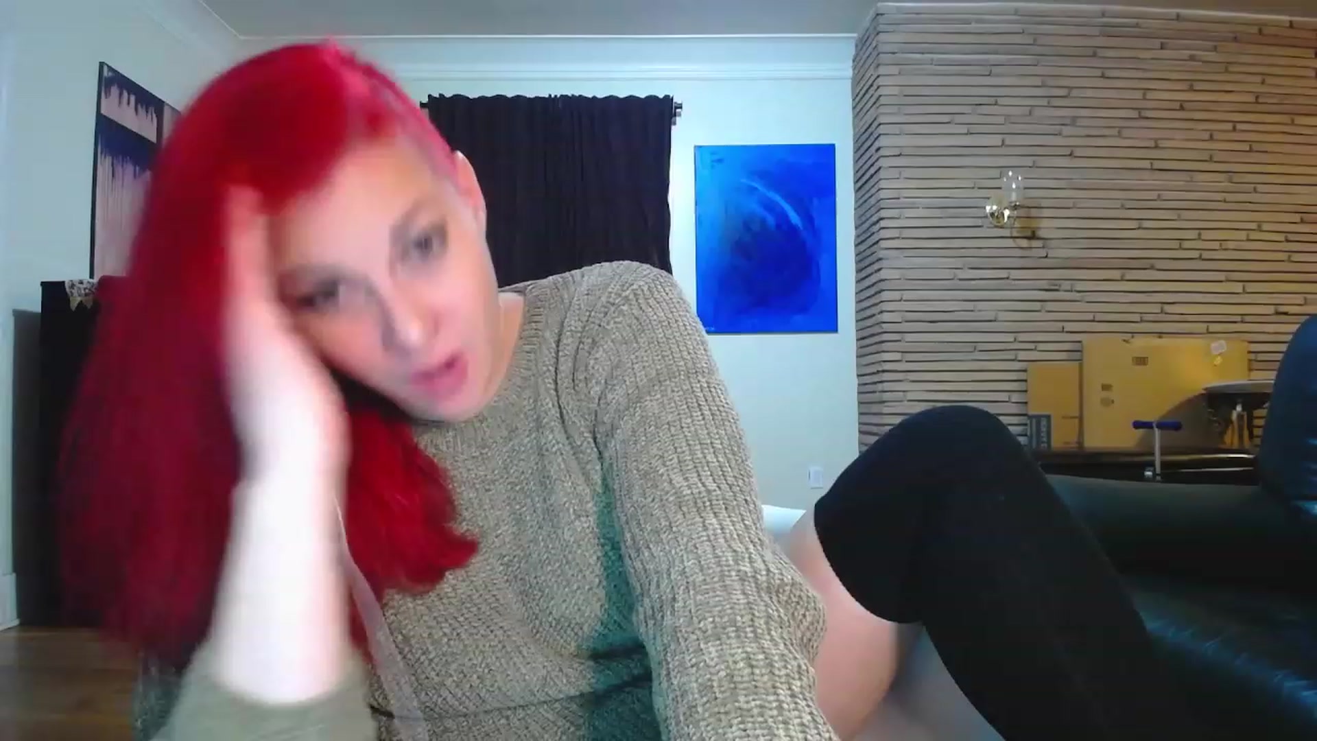 Gallery image thumbnail from FoxyDame's myfreecams stream on, 12/04/2022, 09:38 image 10 of 20