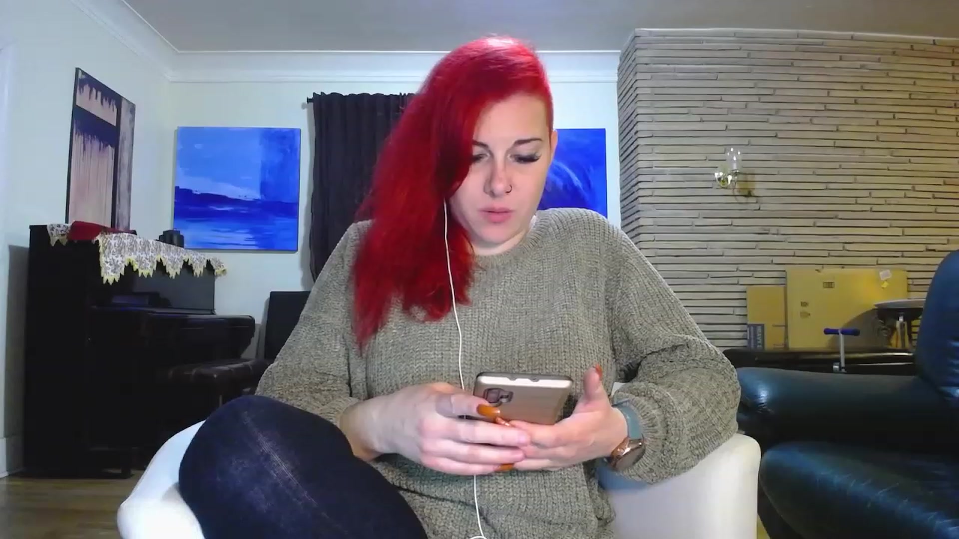 Gallery image thumbnail from FoxyDame's myfreecams stream on, 12/04/2022, 09:38 image 19 of 20
