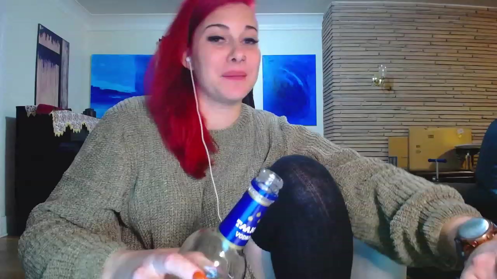 Gallery image thumbnail from FoxyDame's myfreecams stream on, 12/04/2022, 09:38 image 8 of 20