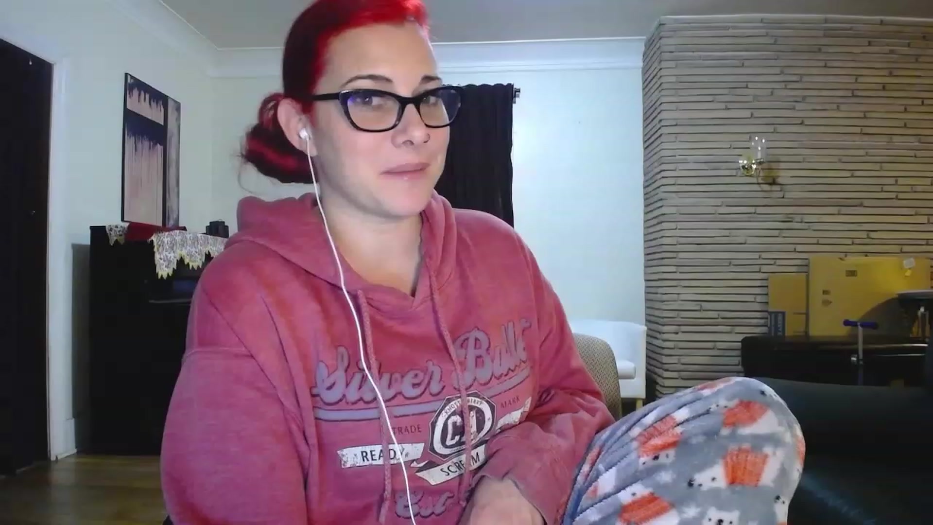 Gallery image thumbnail from FoxyDame's myfreecams stream on, 12/05/2022, 06:29 image 2 of 20