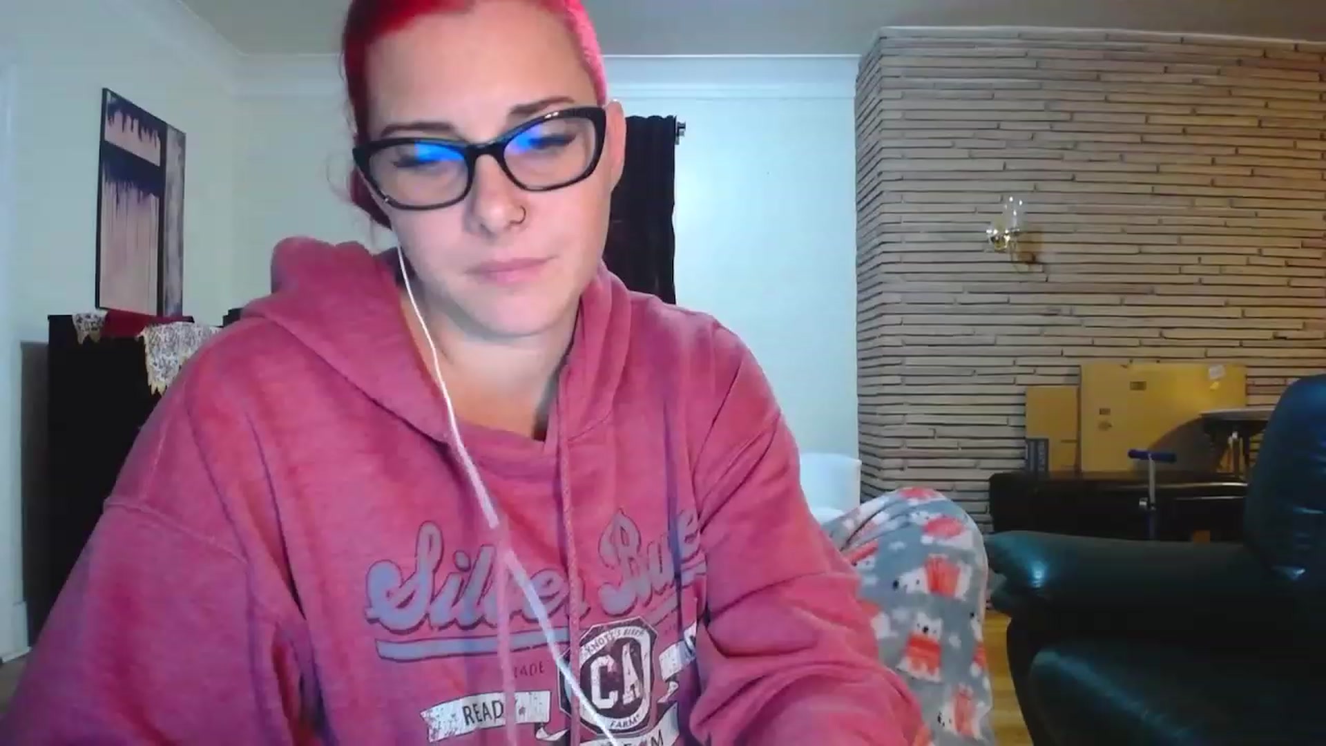 Gallery image thumbnail from FoxyDame's myfreecams stream on, 12/05/2022, 06:29 image 11 of 20