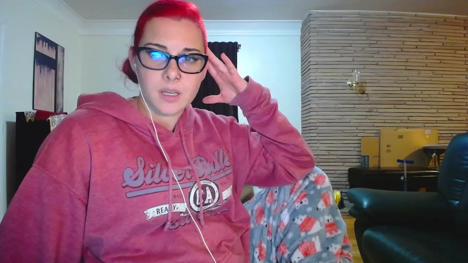 Gallery image thumbnail from FoxyDame's myfreecams stream on, 12/05/2022, 06:29 image 12 of 20