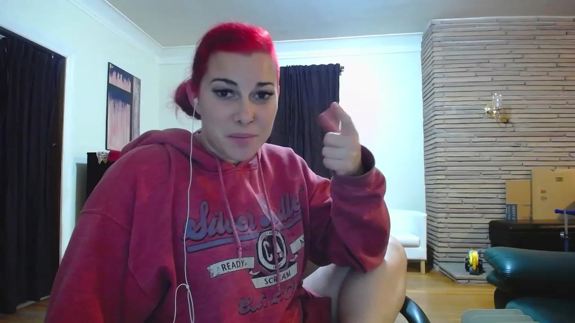 Gallery image thumbnail from FoxyDame's myfreecams stream on, 12/05/2022, 08:23 image 9 of 20