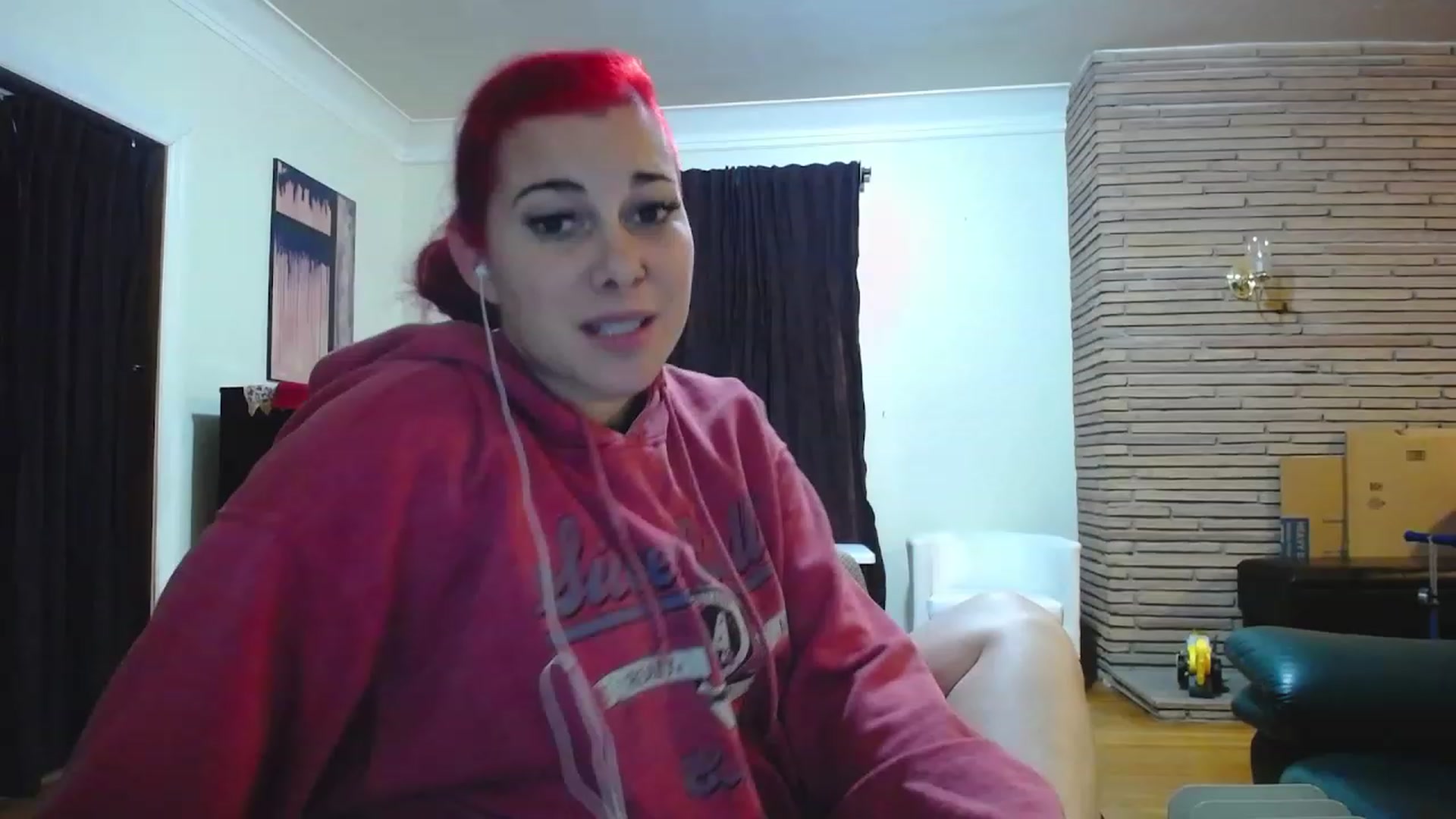 Gallery image thumbnail from FoxyDame's myfreecams stream on, 12/05/2022, 08:23 image 7 of 20