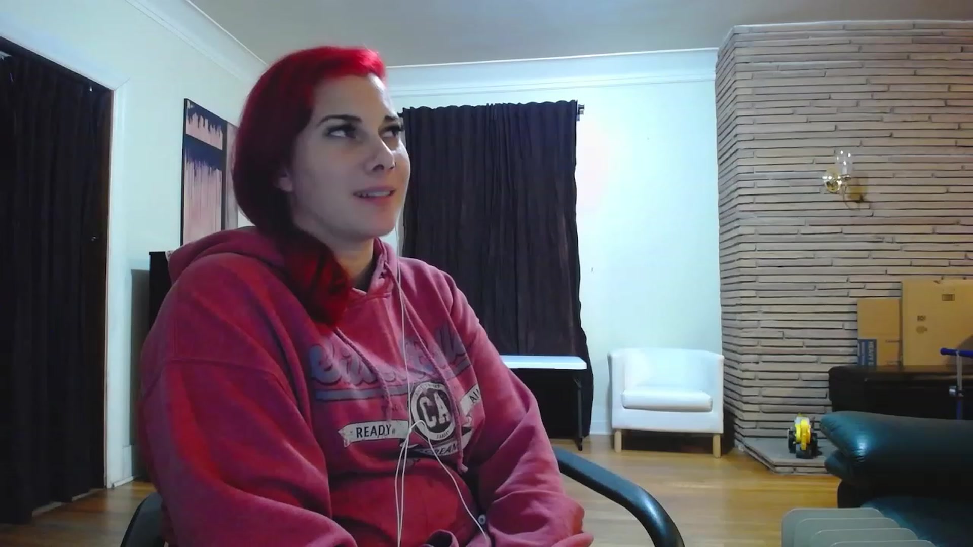 Gallery image thumbnail from FoxyDame's myfreecams stream on, 12/05/2022, 08:23 image 18 of 20