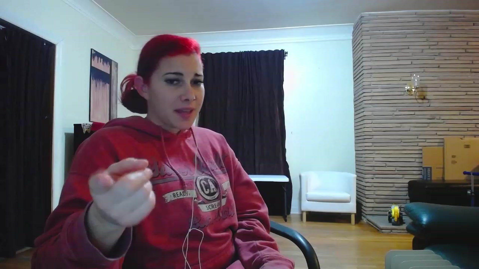 Gallery image thumbnail from FoxyDame's myfreecams stream on, 12/05/2022, 08:23 image 20 of 20