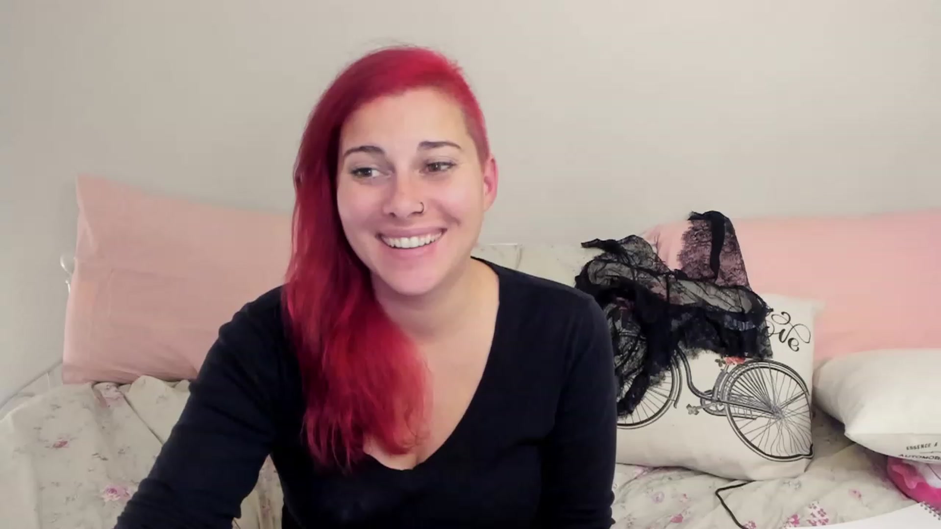 Gallery image thumbnail from FoxyDame's myfreecams stream on, 12/11/2022, 07:52 image 12 of 20