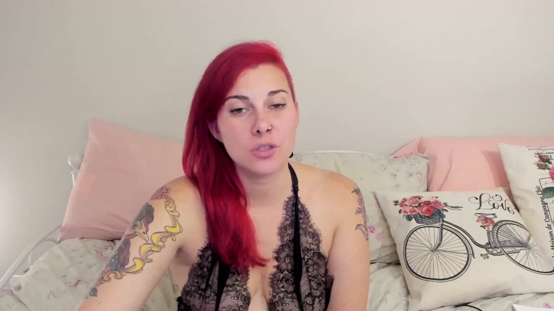Gallery image thumbnail from FoxyDame's myfreecams stream on, 12/11/2022, 07:52 image 20 of 20