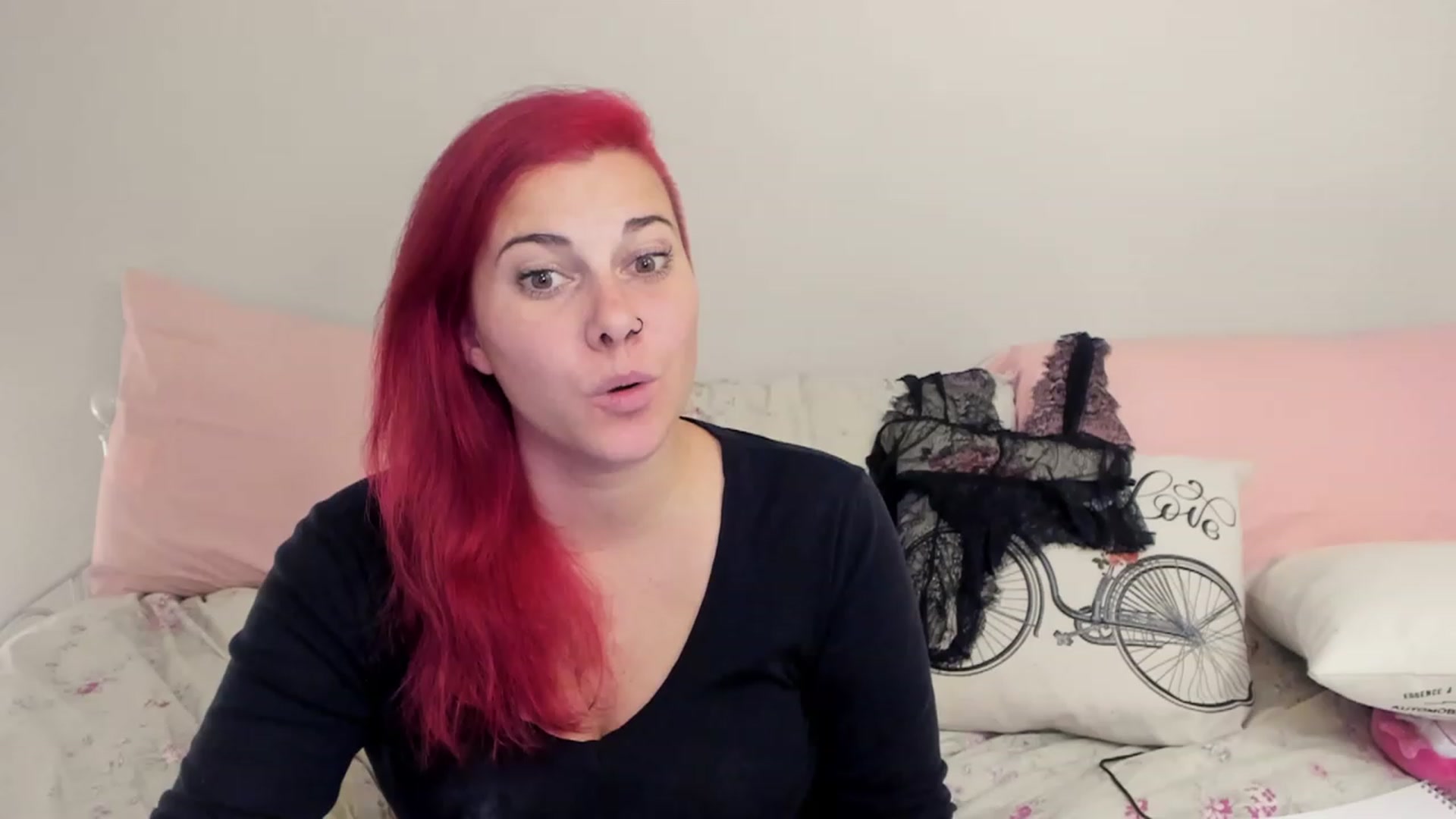 Gallery image thumbnail from FoxyDame's myfreecams stream on, 12/11/2022, 07:52 image 13 of 20