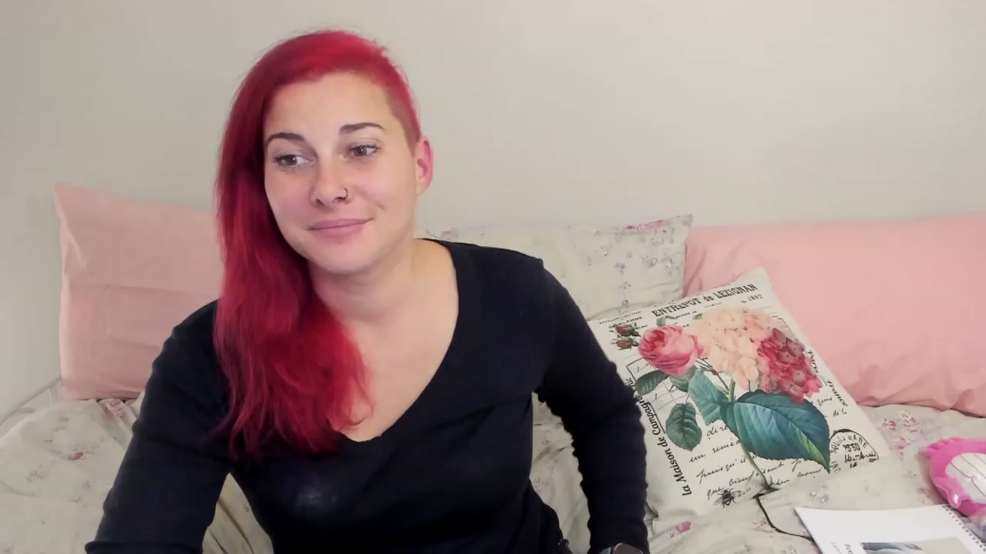 Gallery image thumbnail from FoxyDame's myfreecams stream on, 12/11/2022, 07:52 image 7 of 20
