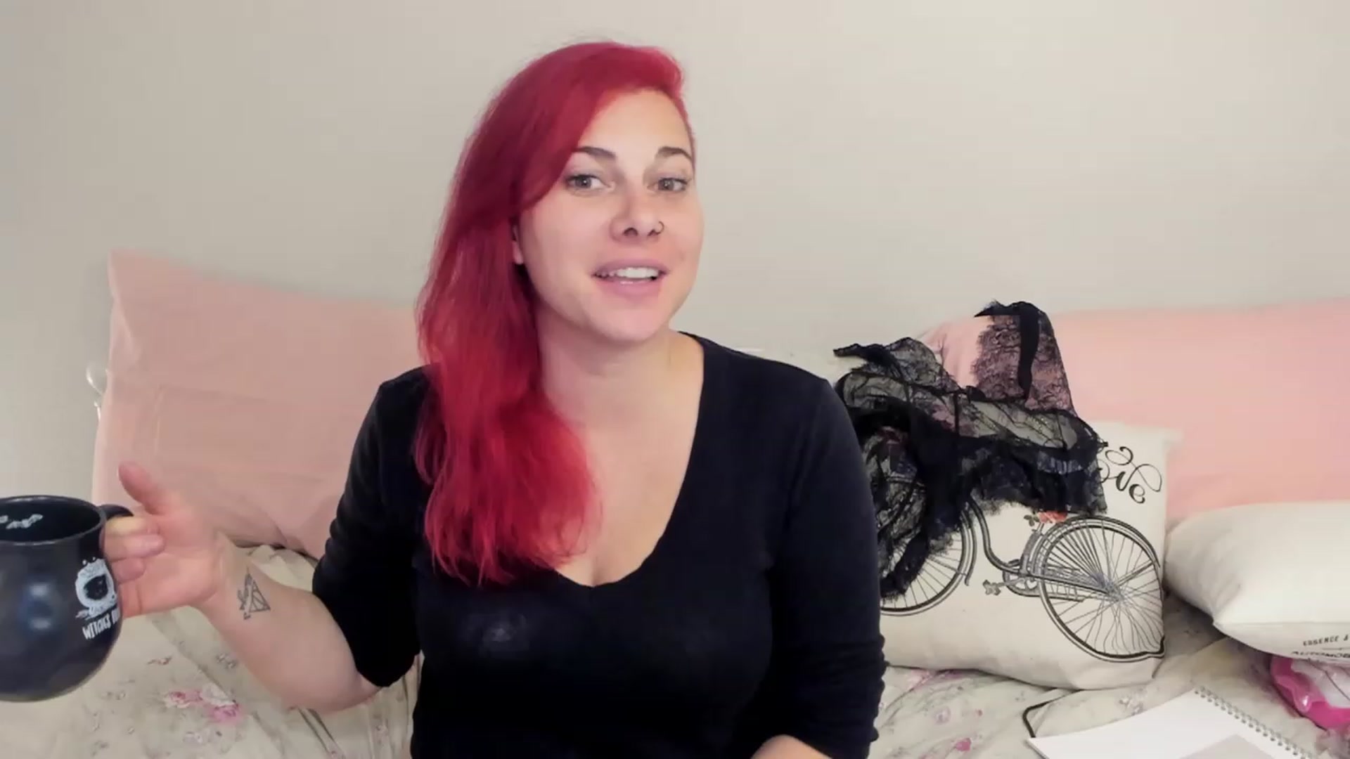 Gallery image thumbnail from FoxyDame's myfreecams stream on, 12/11/2022, 07:52 image 11 of 20