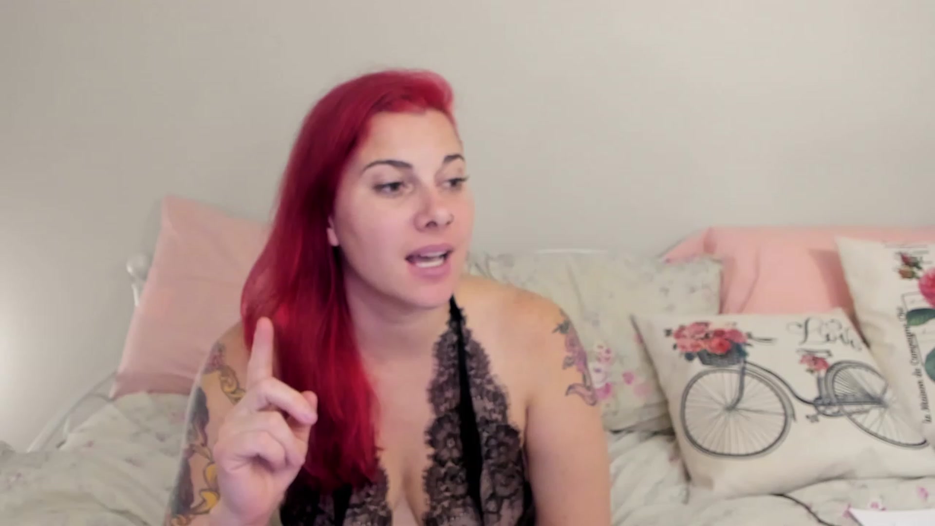 Gallery image thumbnail from FoxyDame's myfreecams stream on, 12/11/2022, 07:52 image 17 of 20