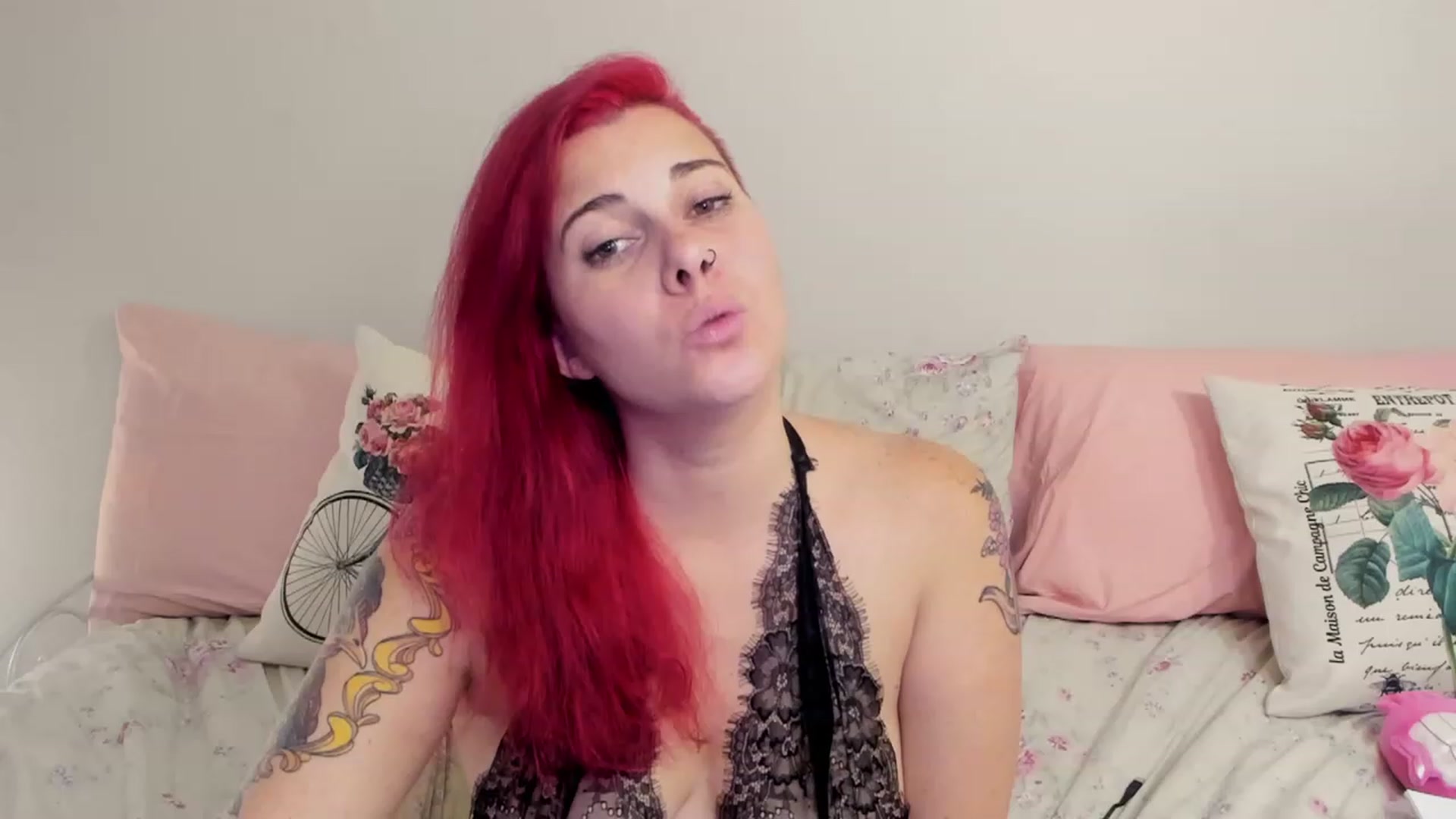 Gallery image thumbnail from FoxyDame's myfreecams stream on, 12/11/2022, 09:22 image 20 of 20
