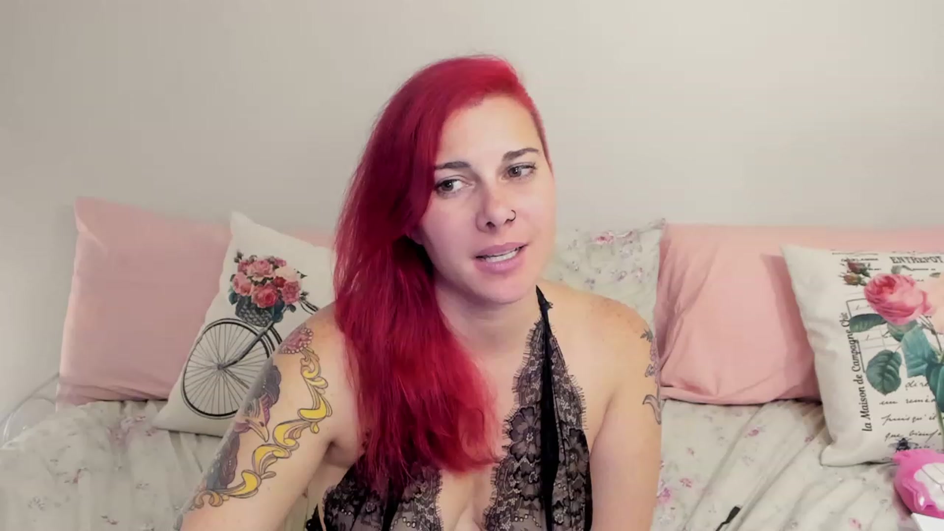 Gallery image thumbnail from FoxyDame's myfreecams stream on, 12/11/2022, 09:22 image 19 of 20