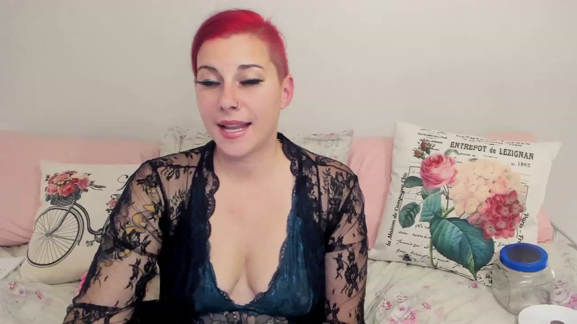 Gallery image thumbnail from FoxyDame's myfreecams stream on, 12/12/2022, 05:39 image 3 of 20