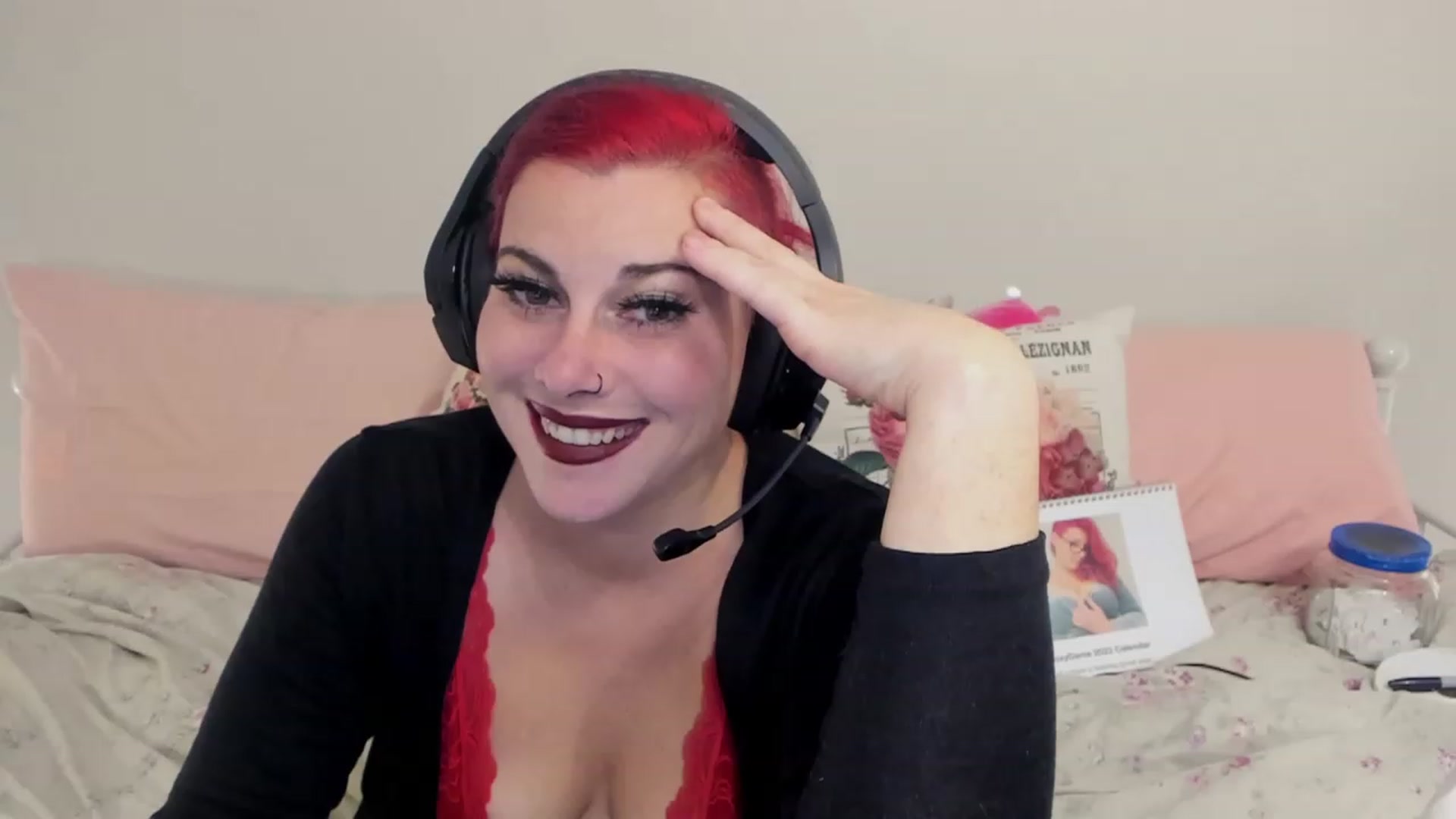 Gallery image thumbnail from FoxyDame's myfreecams stream on, 12/13/2022, 05:19 image 3 of 20